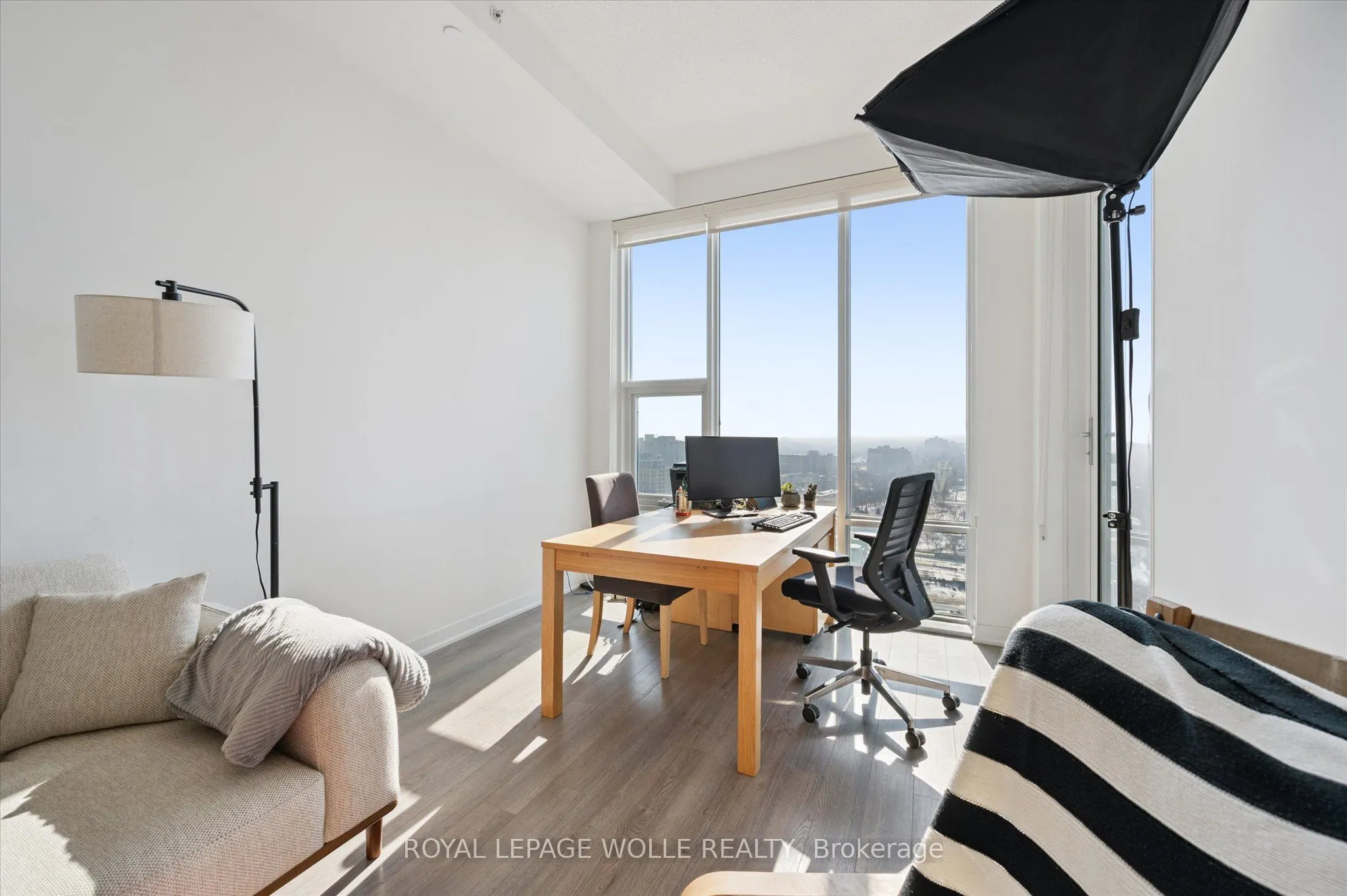 85 Duke Street W #1707