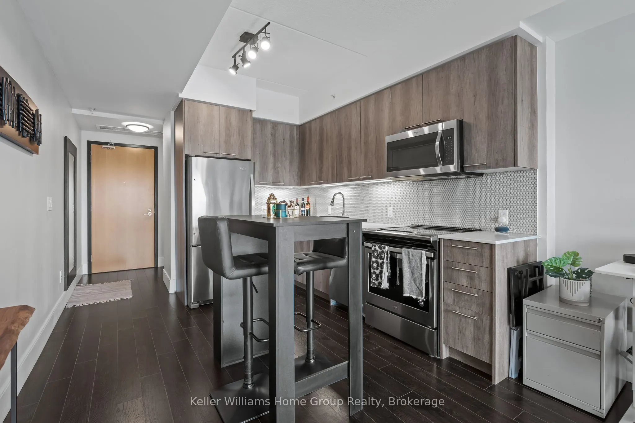 15 Prince Albert Boulevard #503