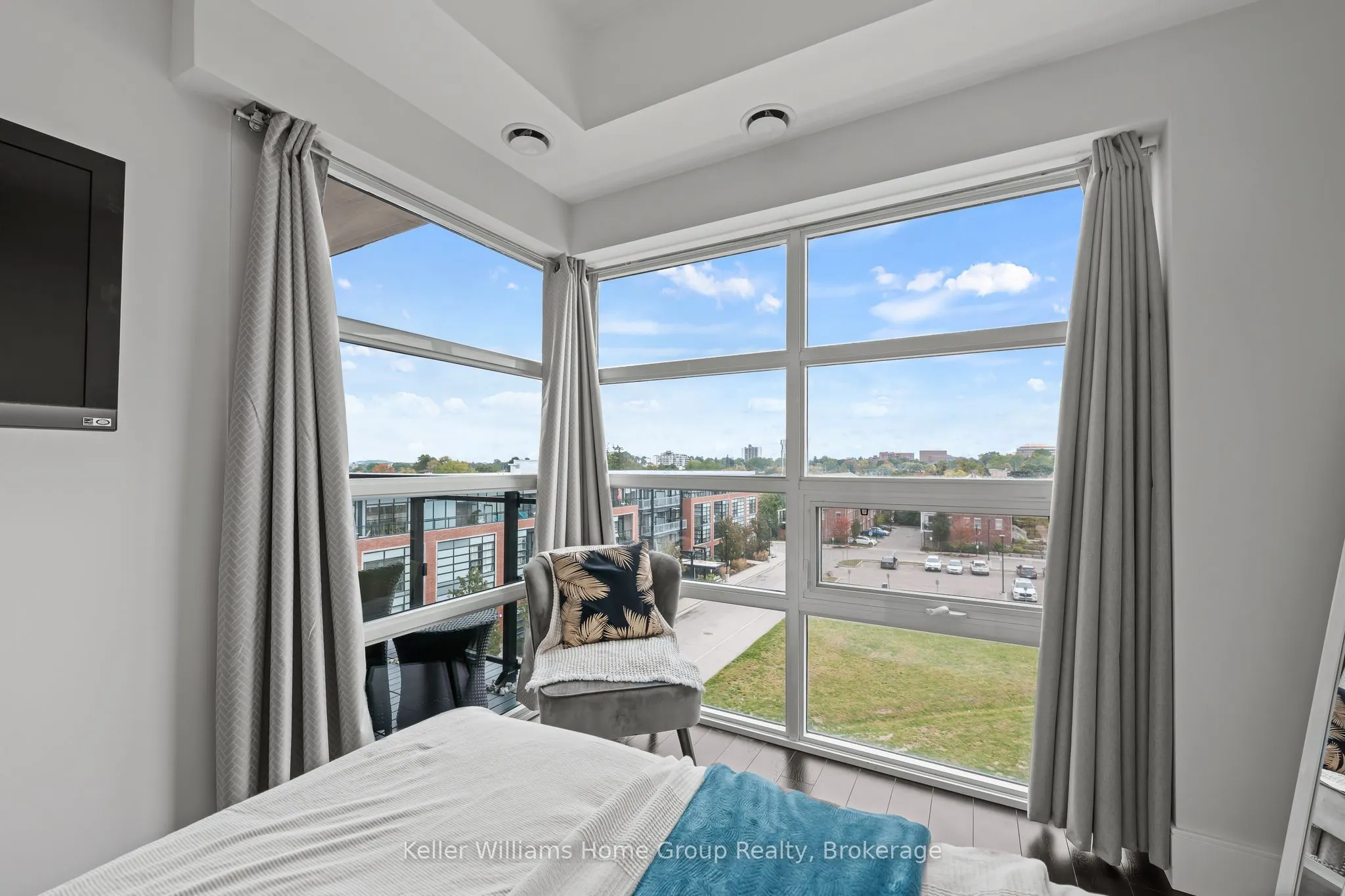 15 Prince Albert Boulevard #503