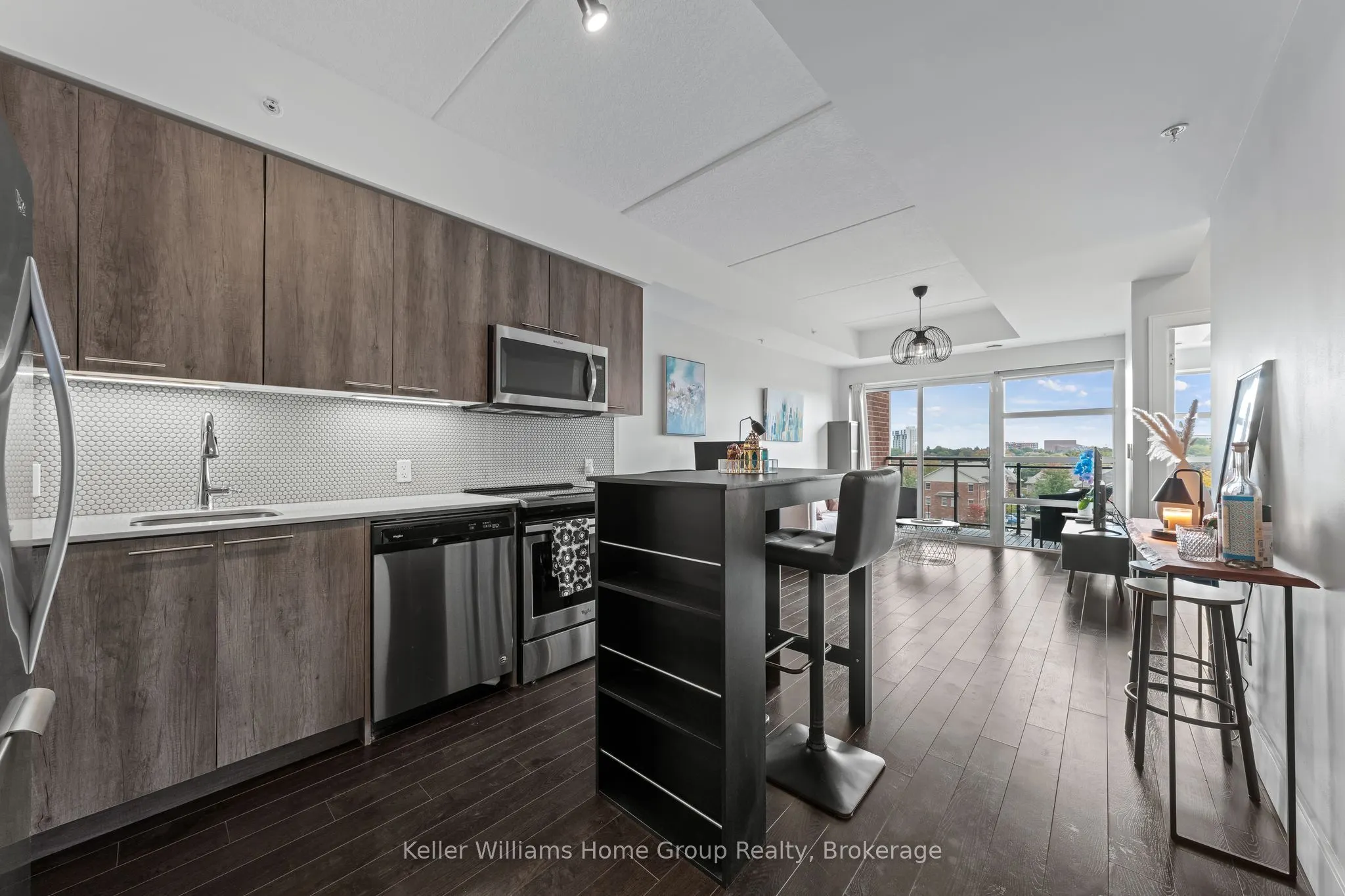 15 Prince Albert Boulevard #503