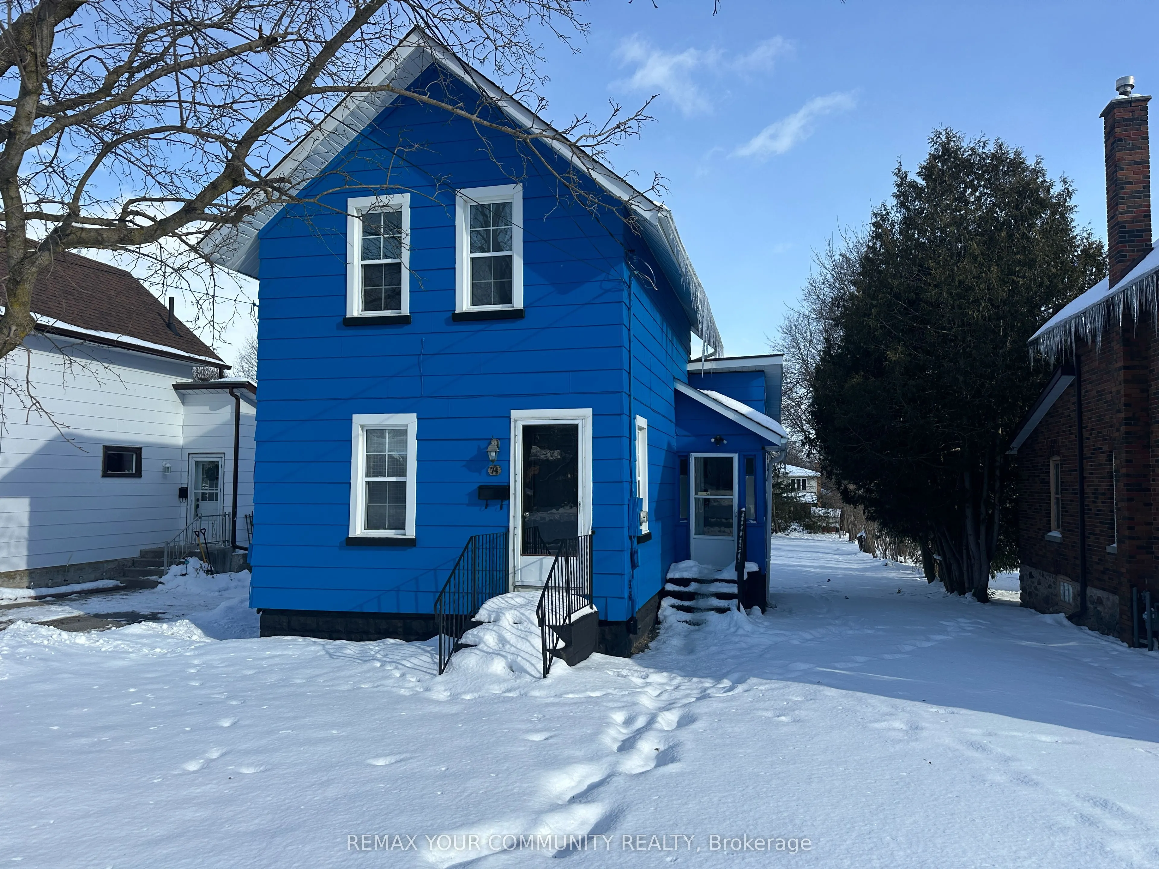74 Adelaide Street S
