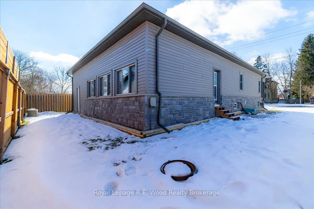 44 Stover Street N