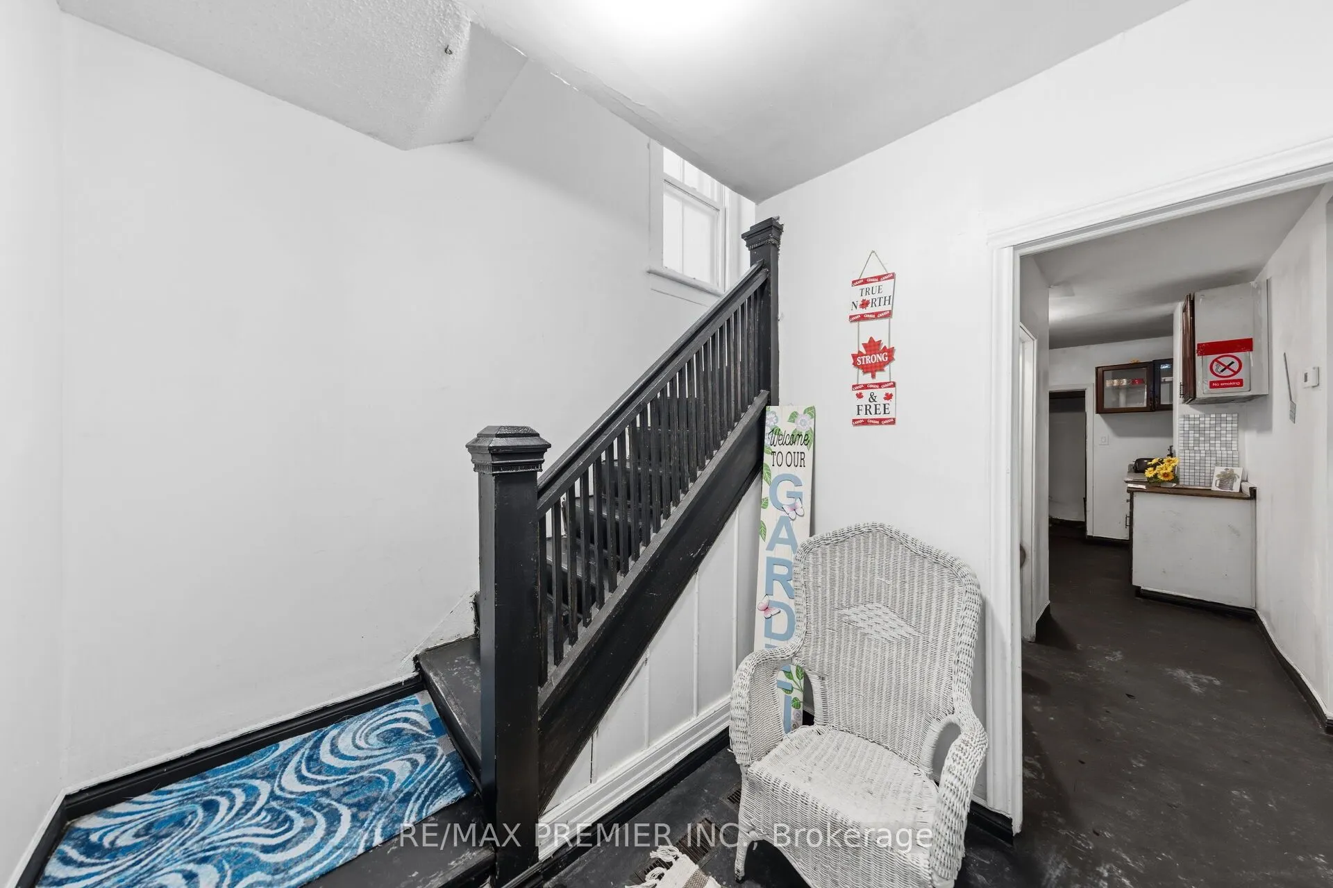 4548 Victoria Avenue