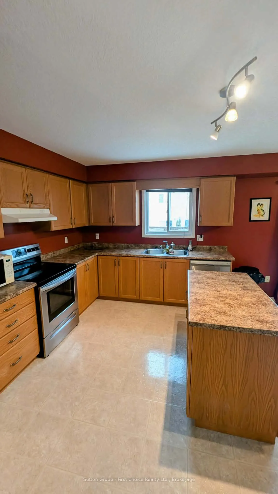 670 Reid Crescent