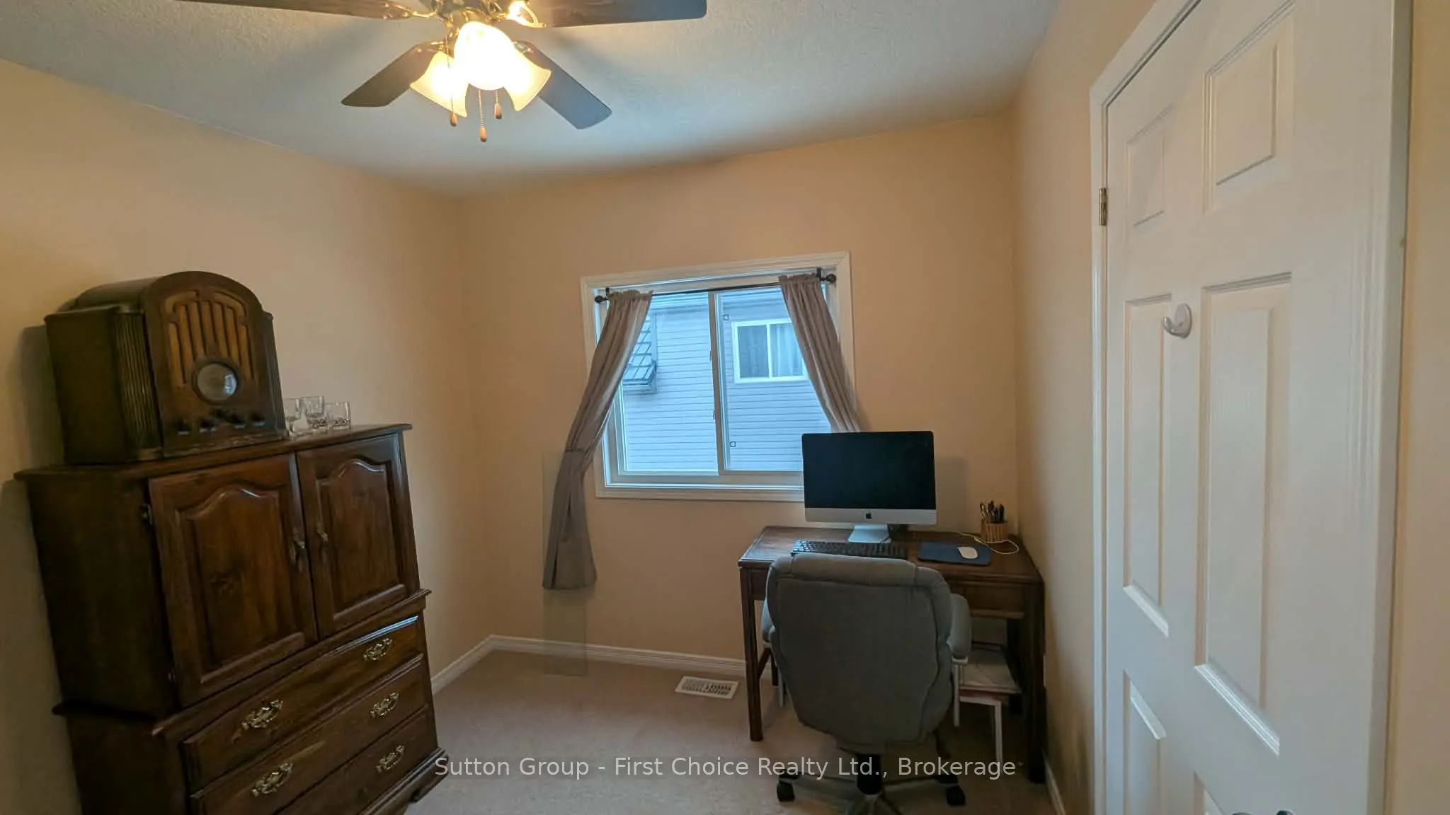 670 Reid Crescent