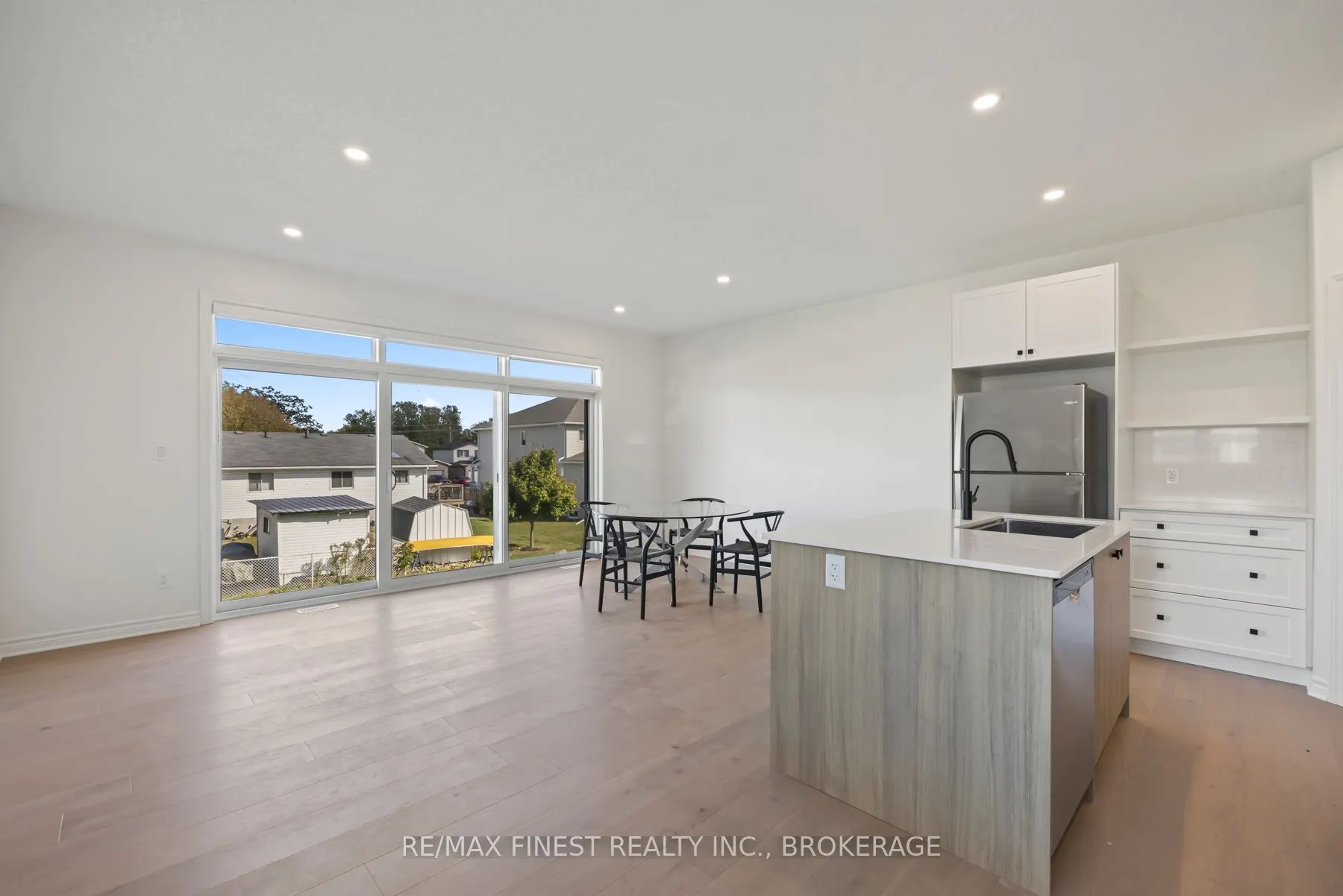 215 HERITAGE PARK Drive