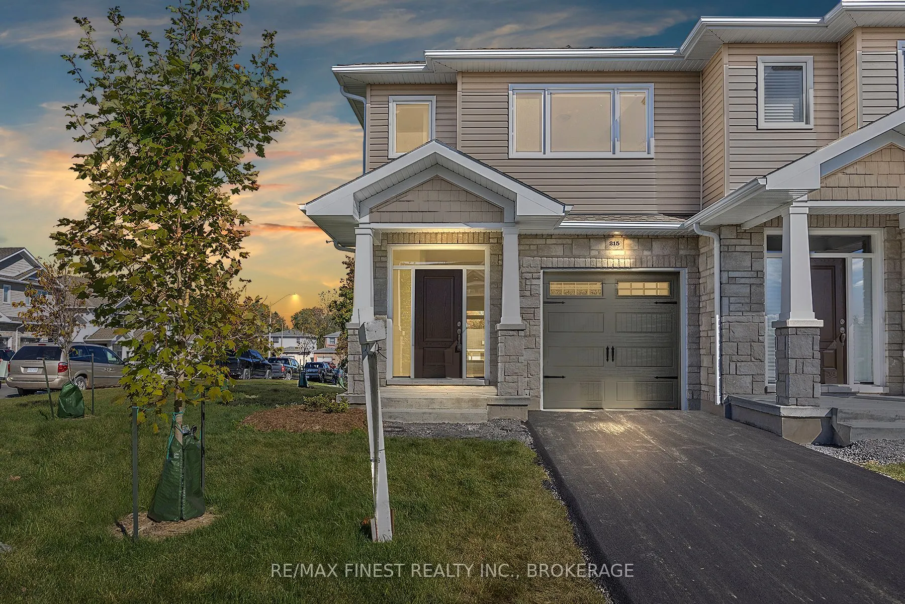215 HERITAGE PARK Drive