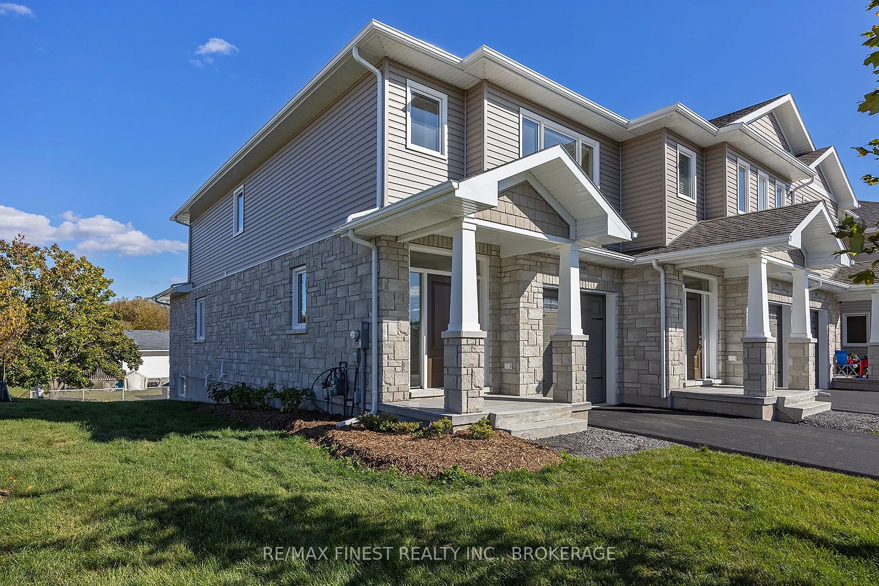 215 HERITAGE PARK Drive