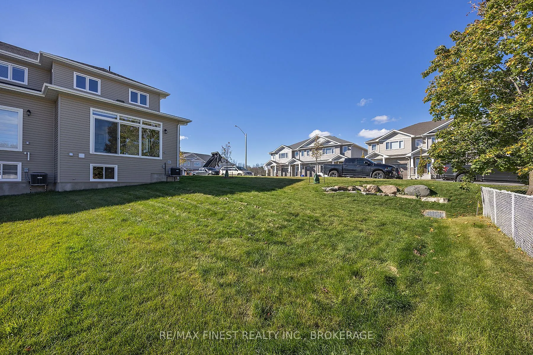 215 HERITAGE PARK Drive