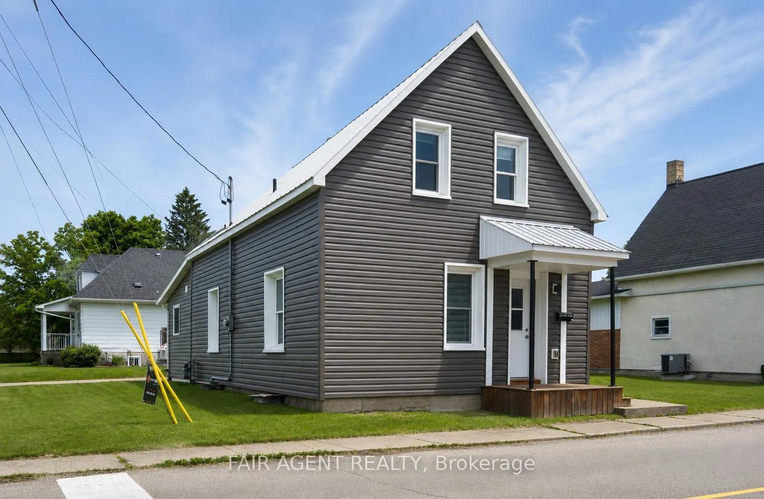 81 BANK Street S