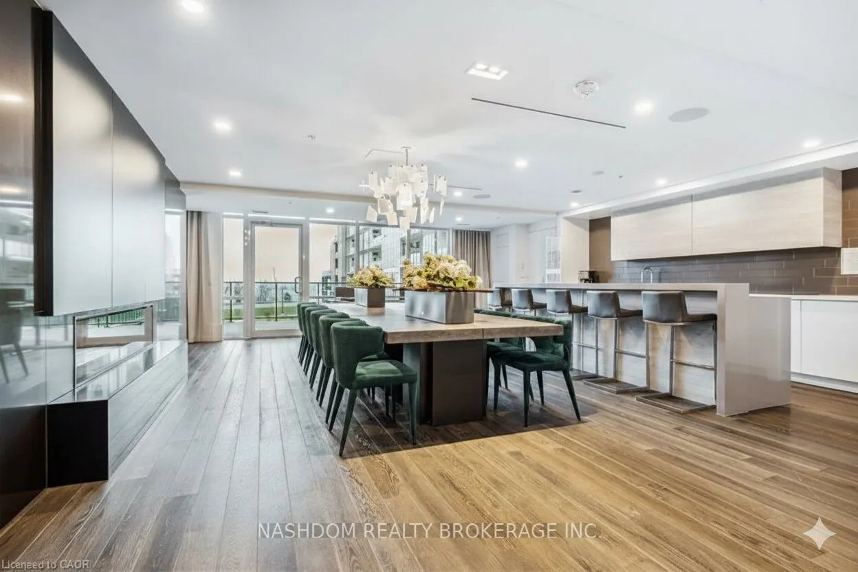 16 Concord Place #516