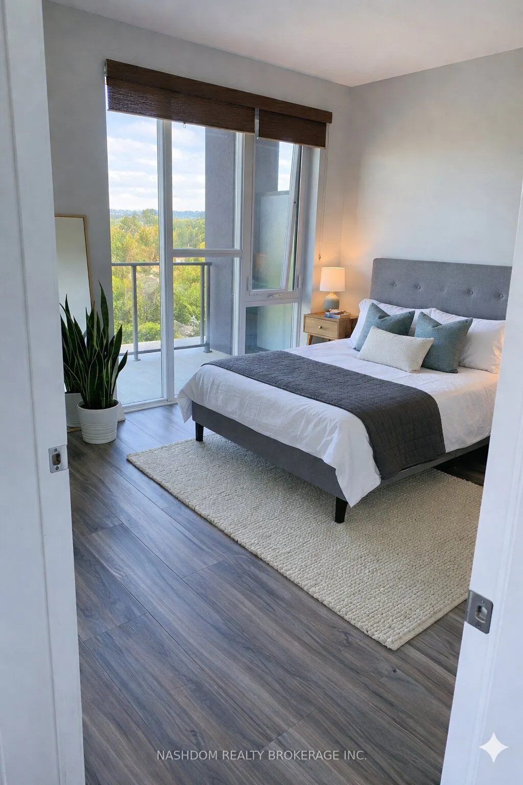 16 Concord Place #516
