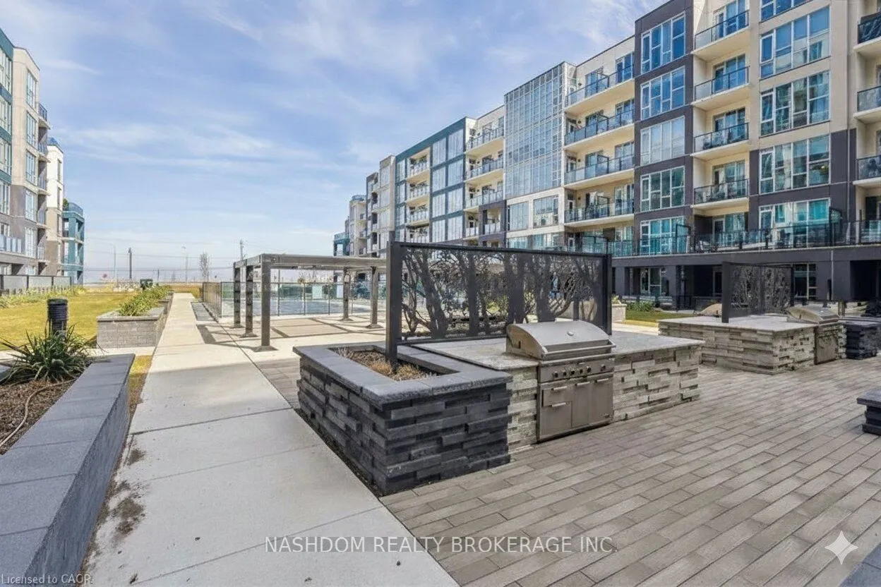16 Concord Place #516