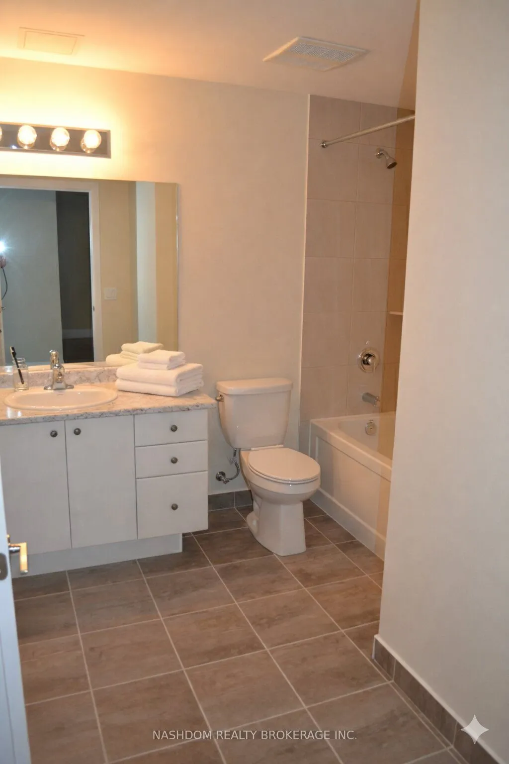 16 Concord Place #516