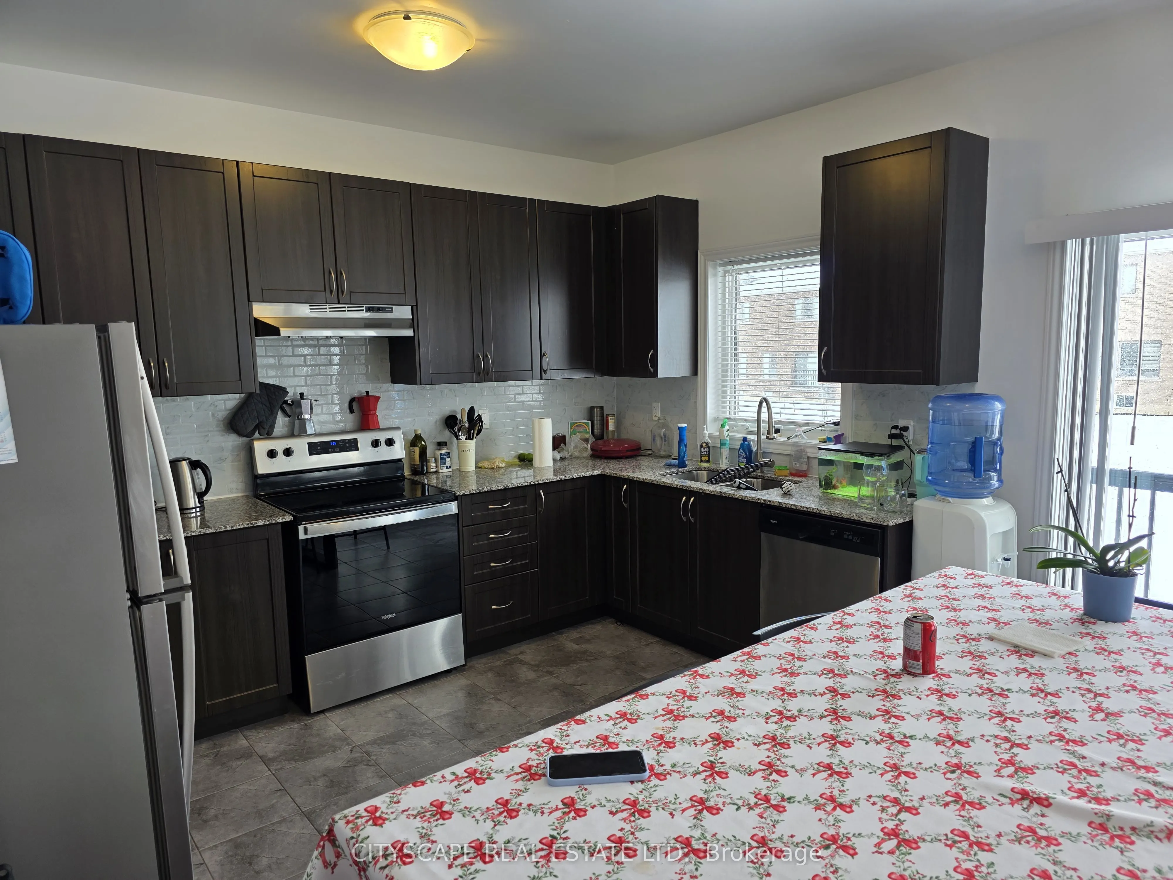 351 Ridley Crescent