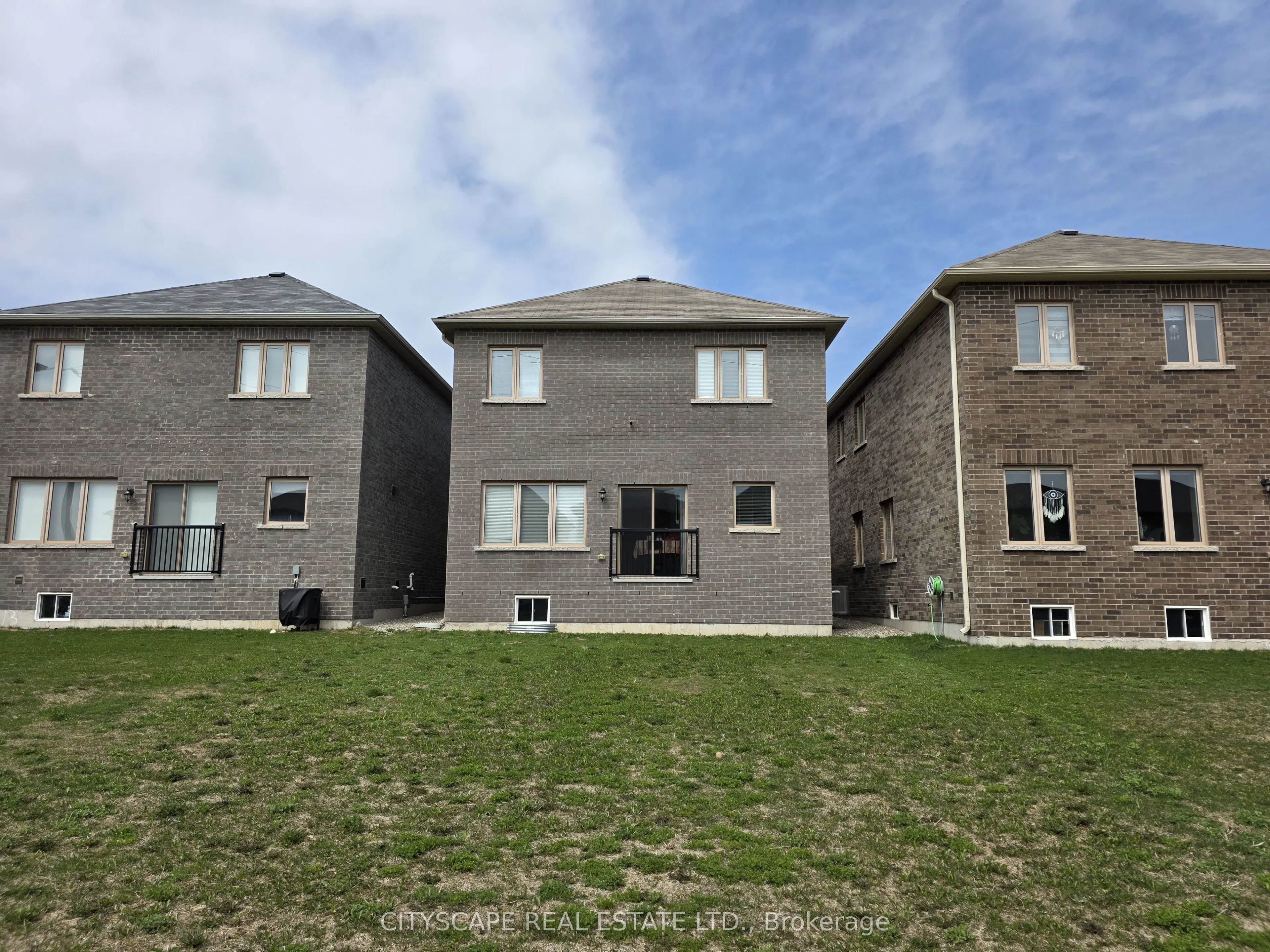 351 Ridley Crescent
