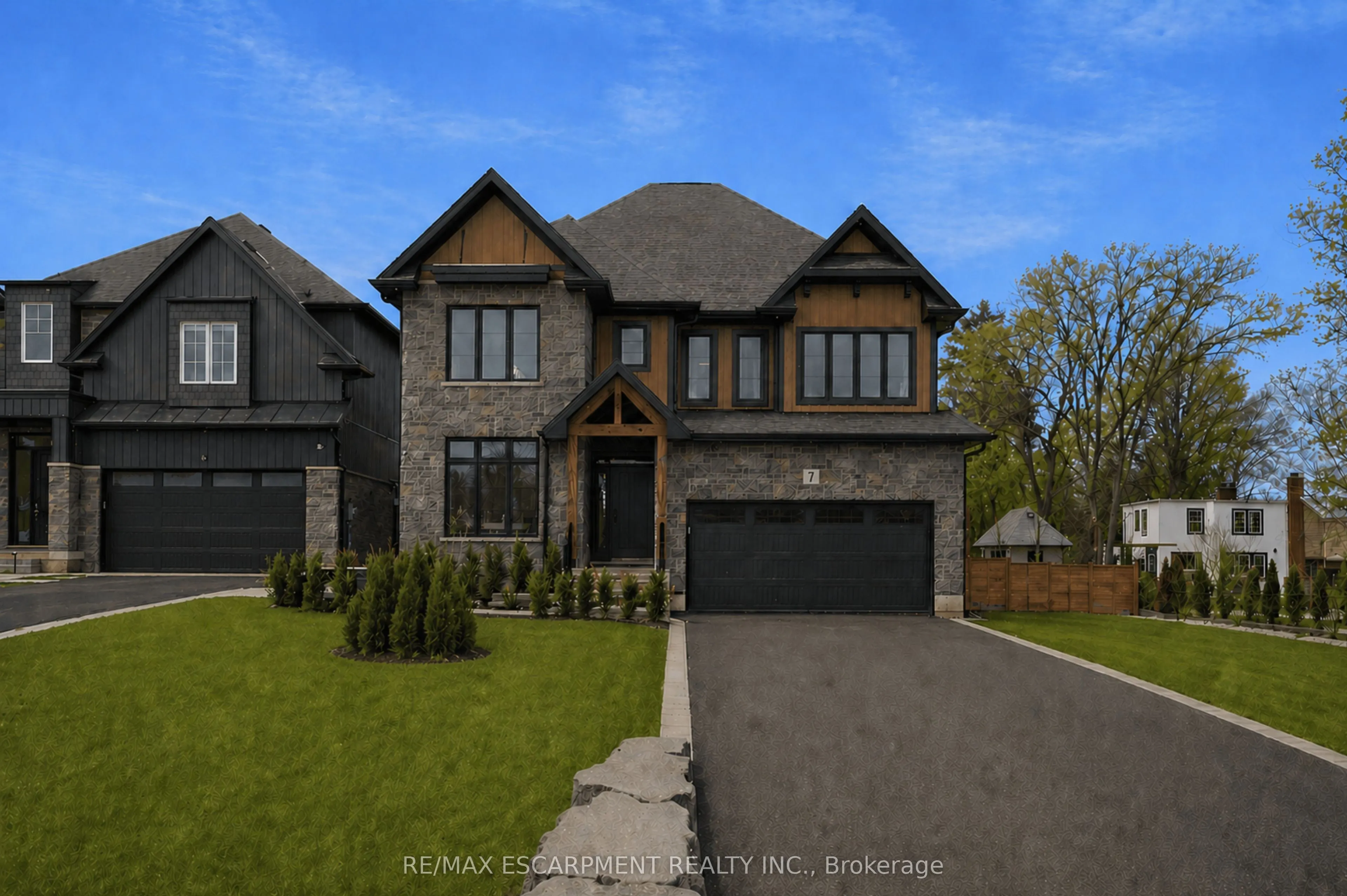 7 Bartlett Avenue