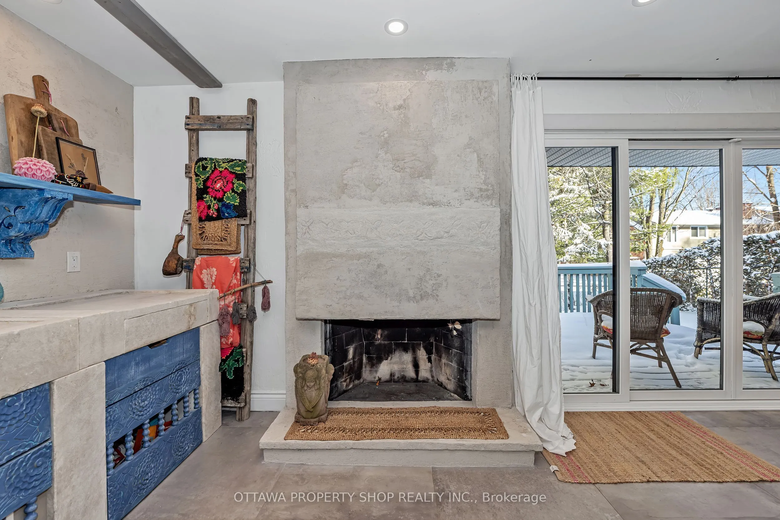 33 Rutherford Crescent