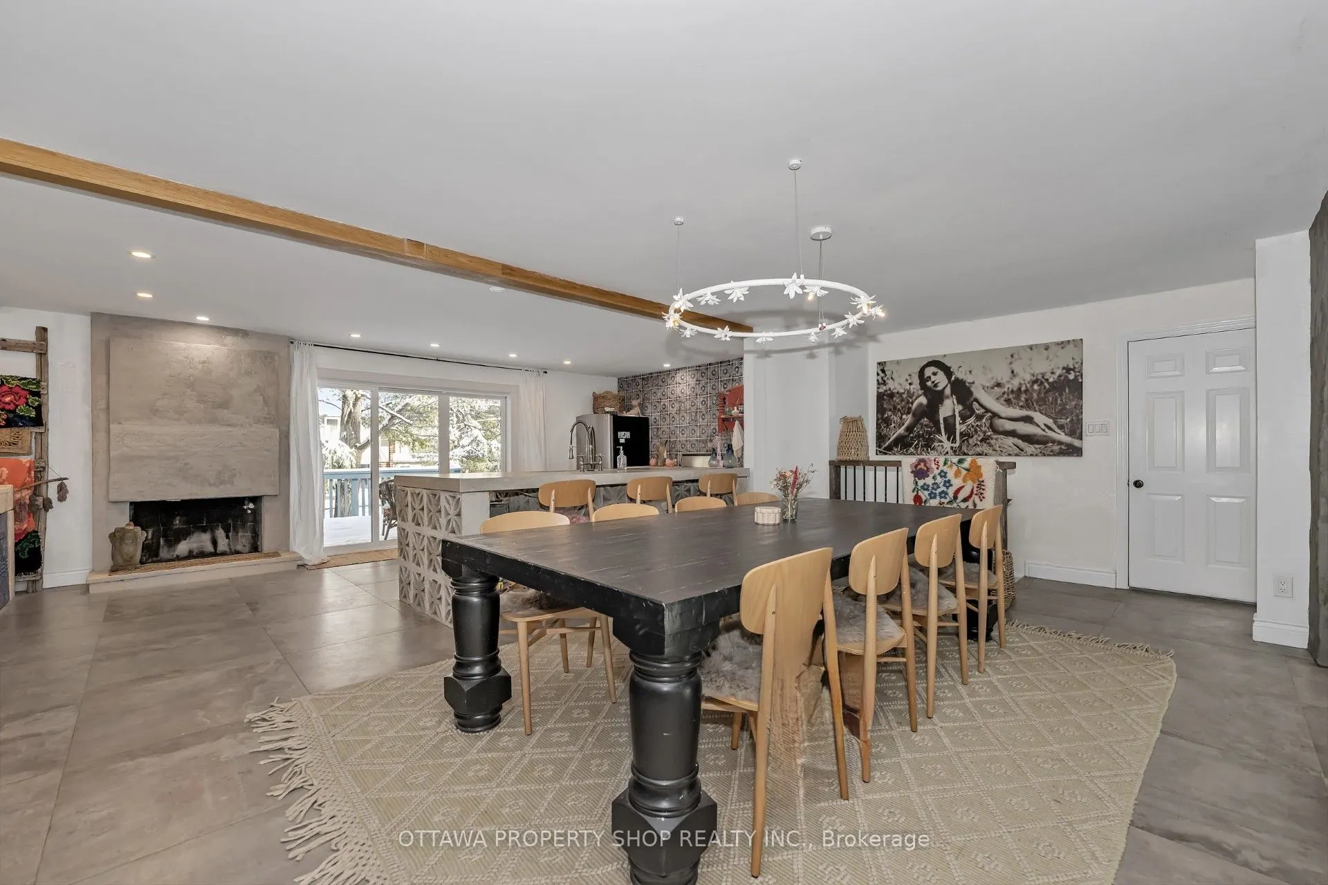 33 Rutherford Crescent