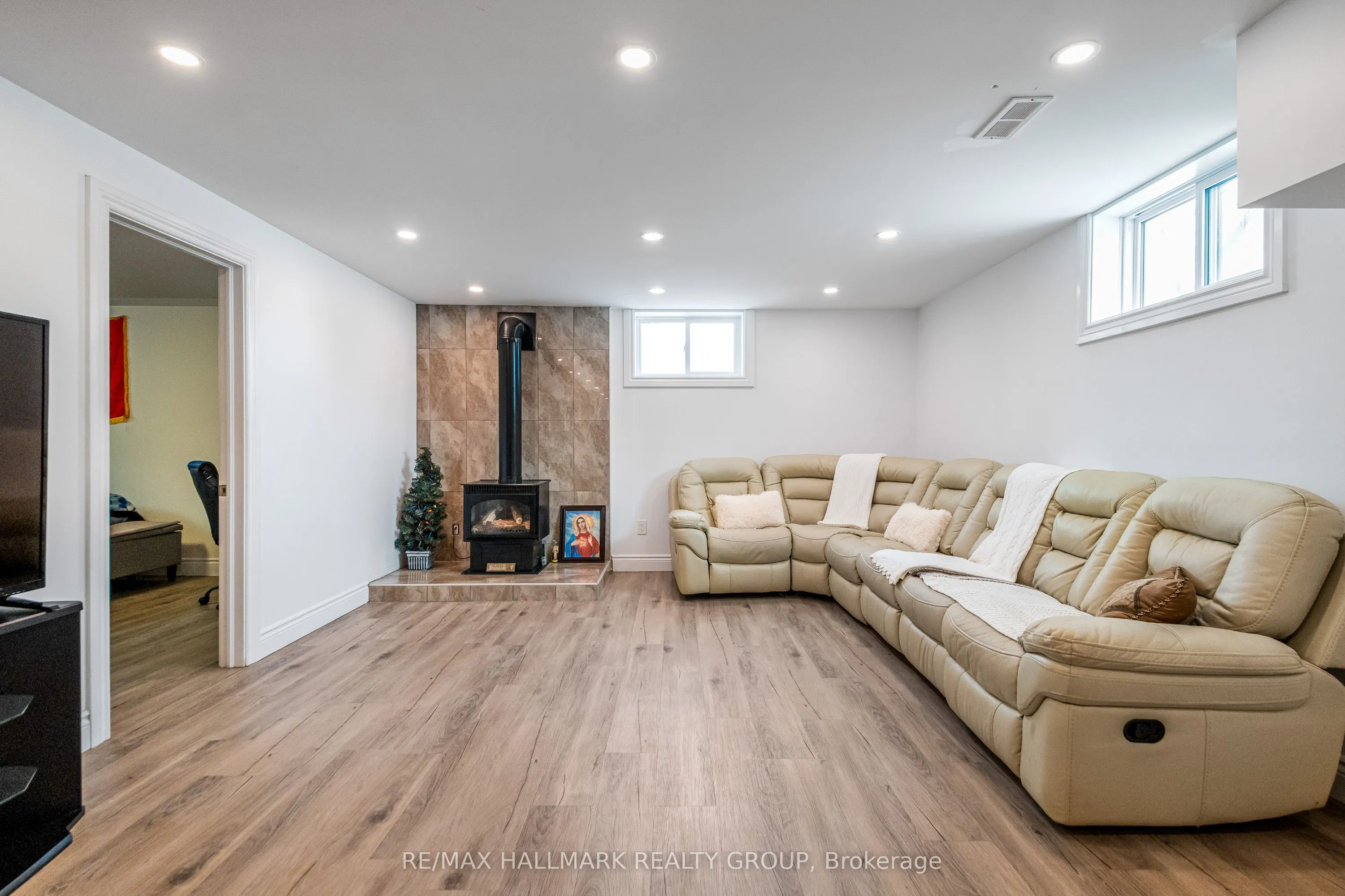 1190 Maple Avenue