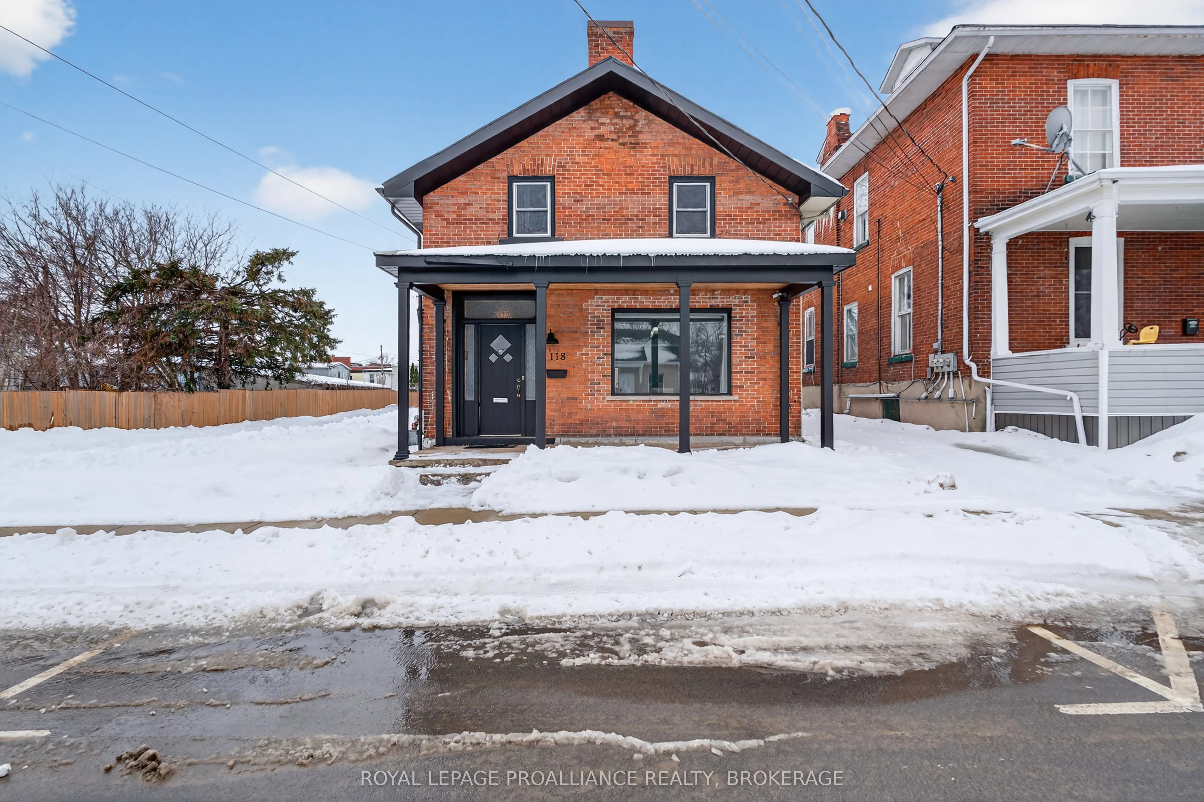 118 East Street E