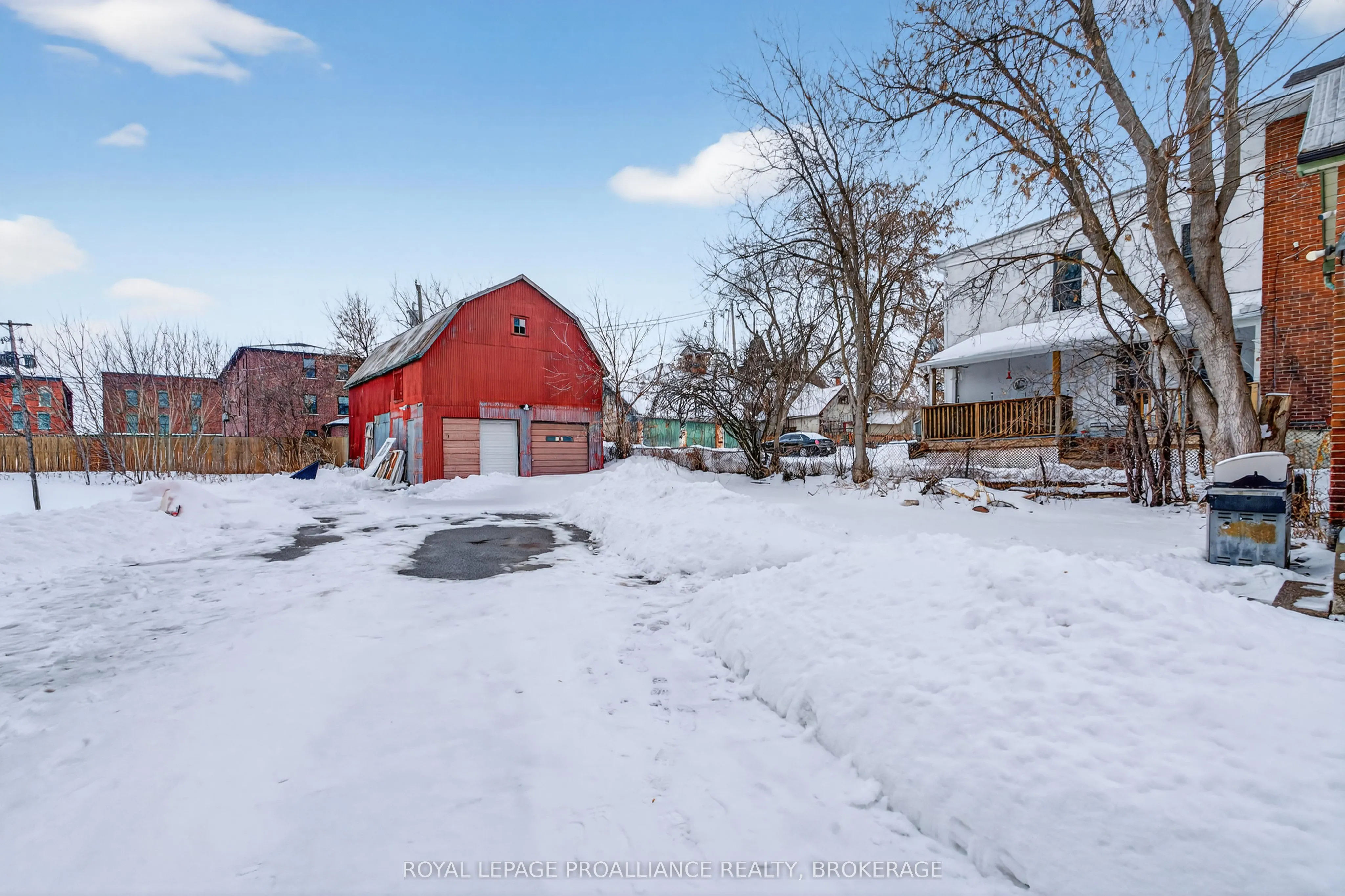 118 East Street E