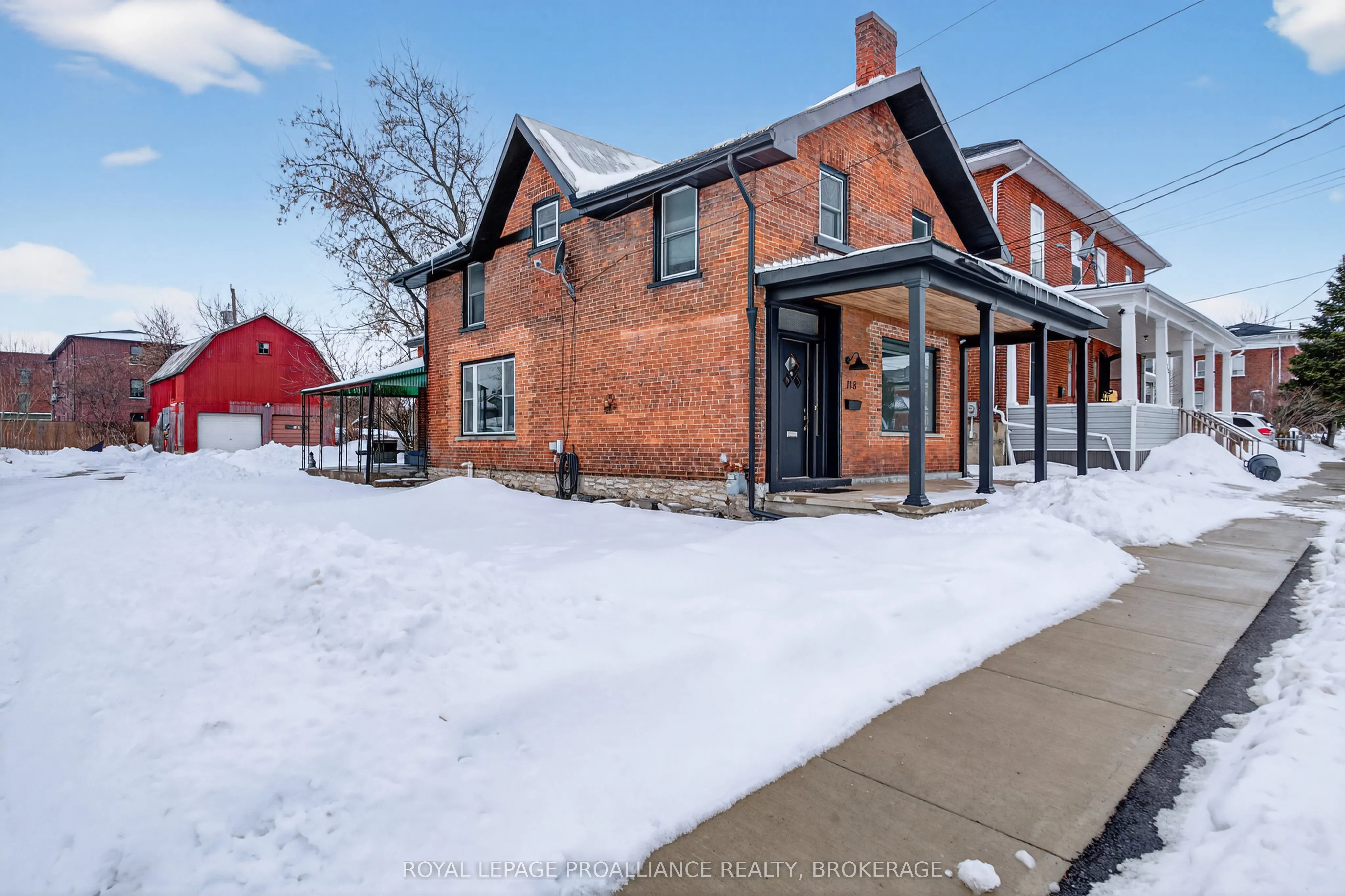 118 East Street E