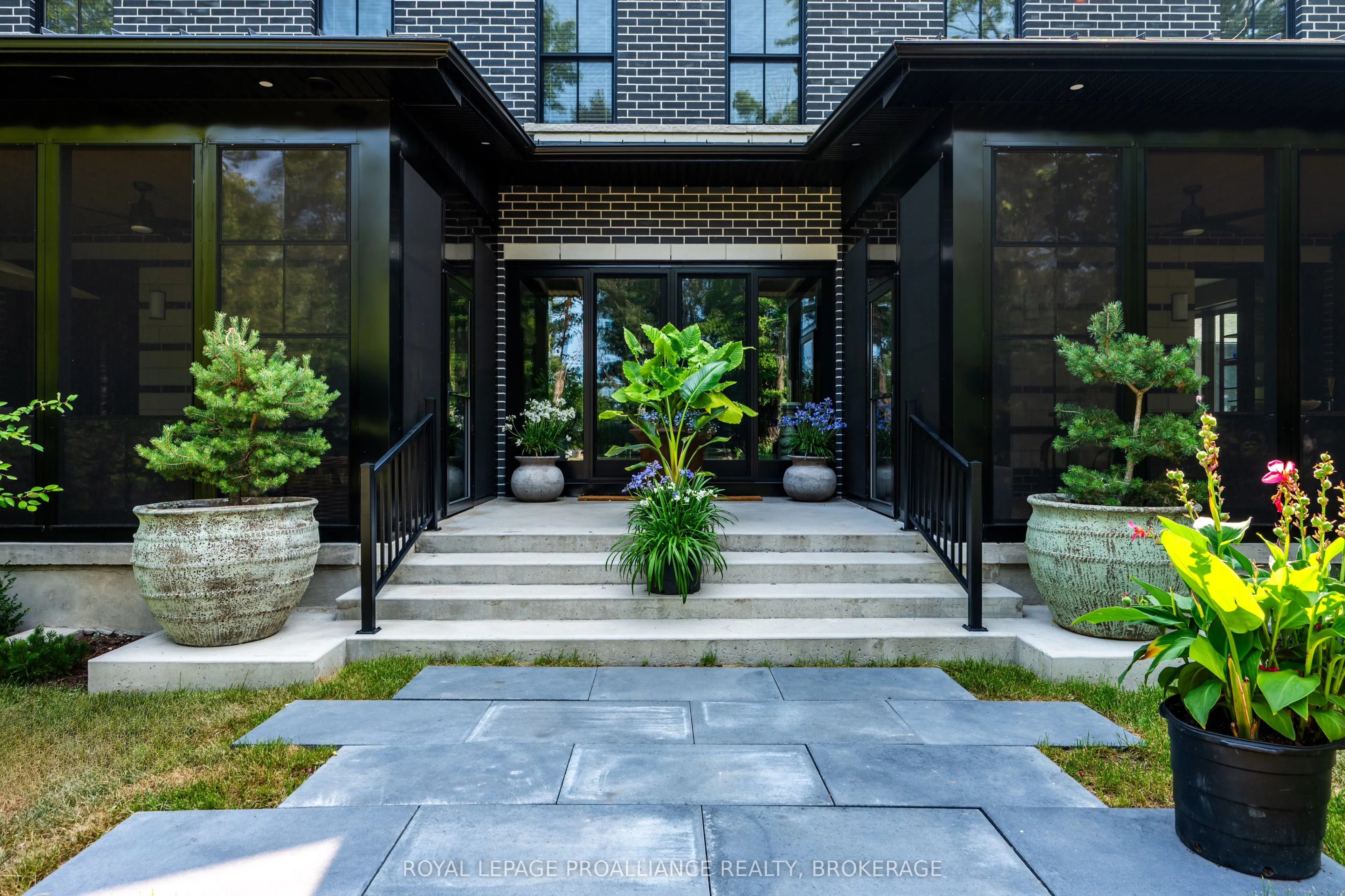 124 Churchill Crescent