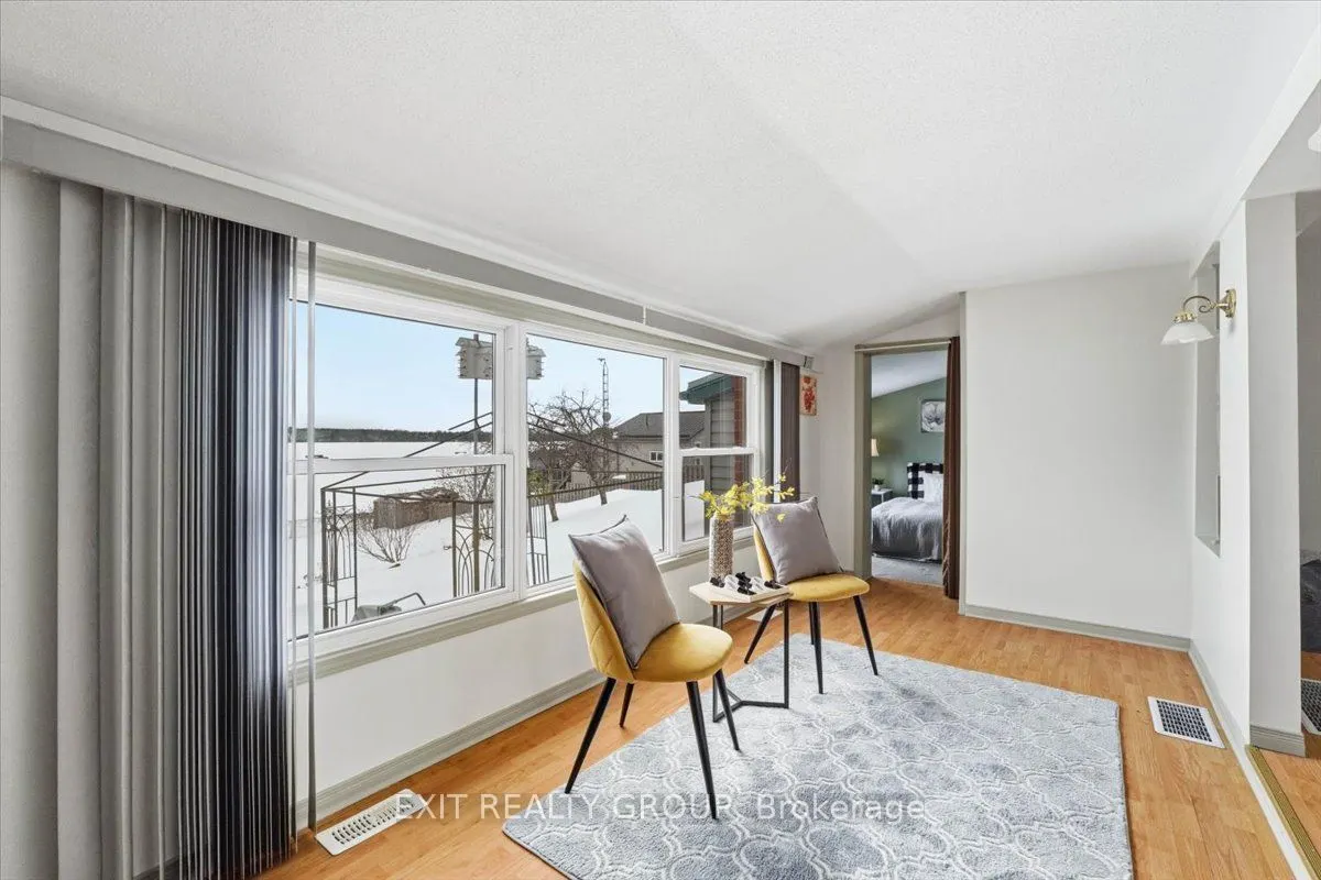 1083 Lakeside Drive