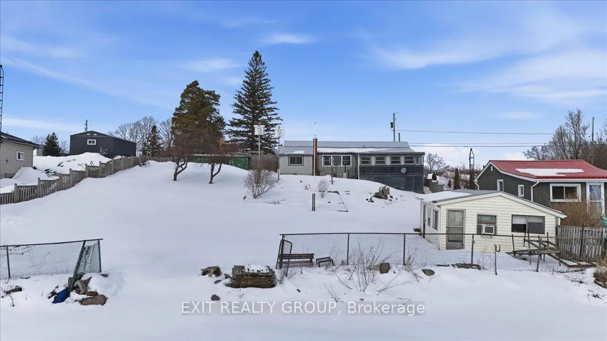 1083 Lakeside Drive