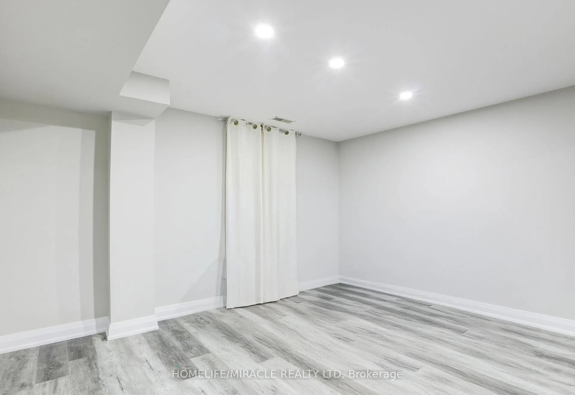 7 Cardill Crescent