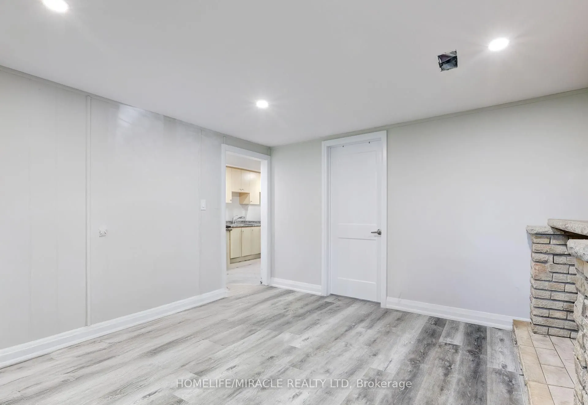 7 Cardill Crescent