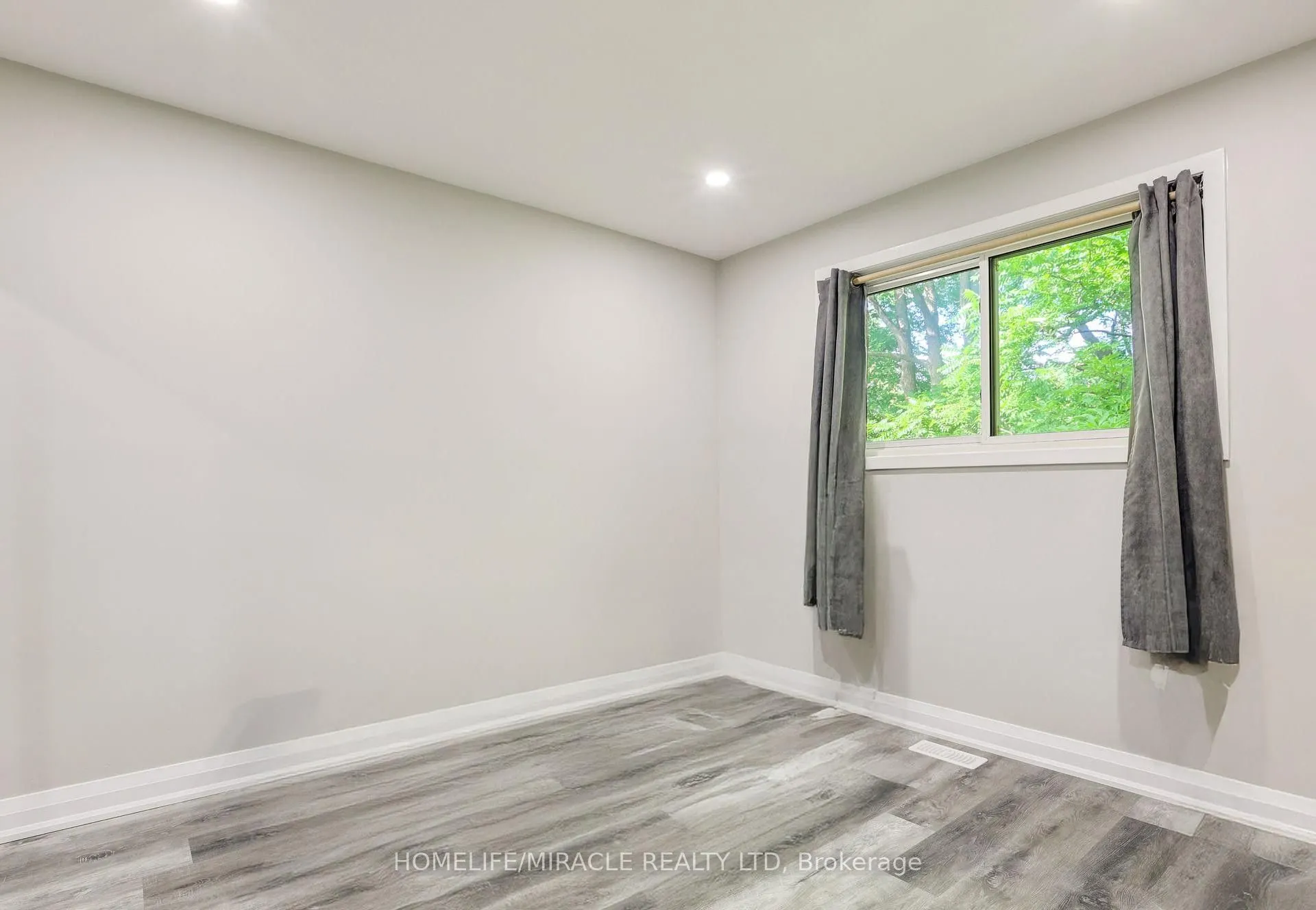 7 Cardill Crescent