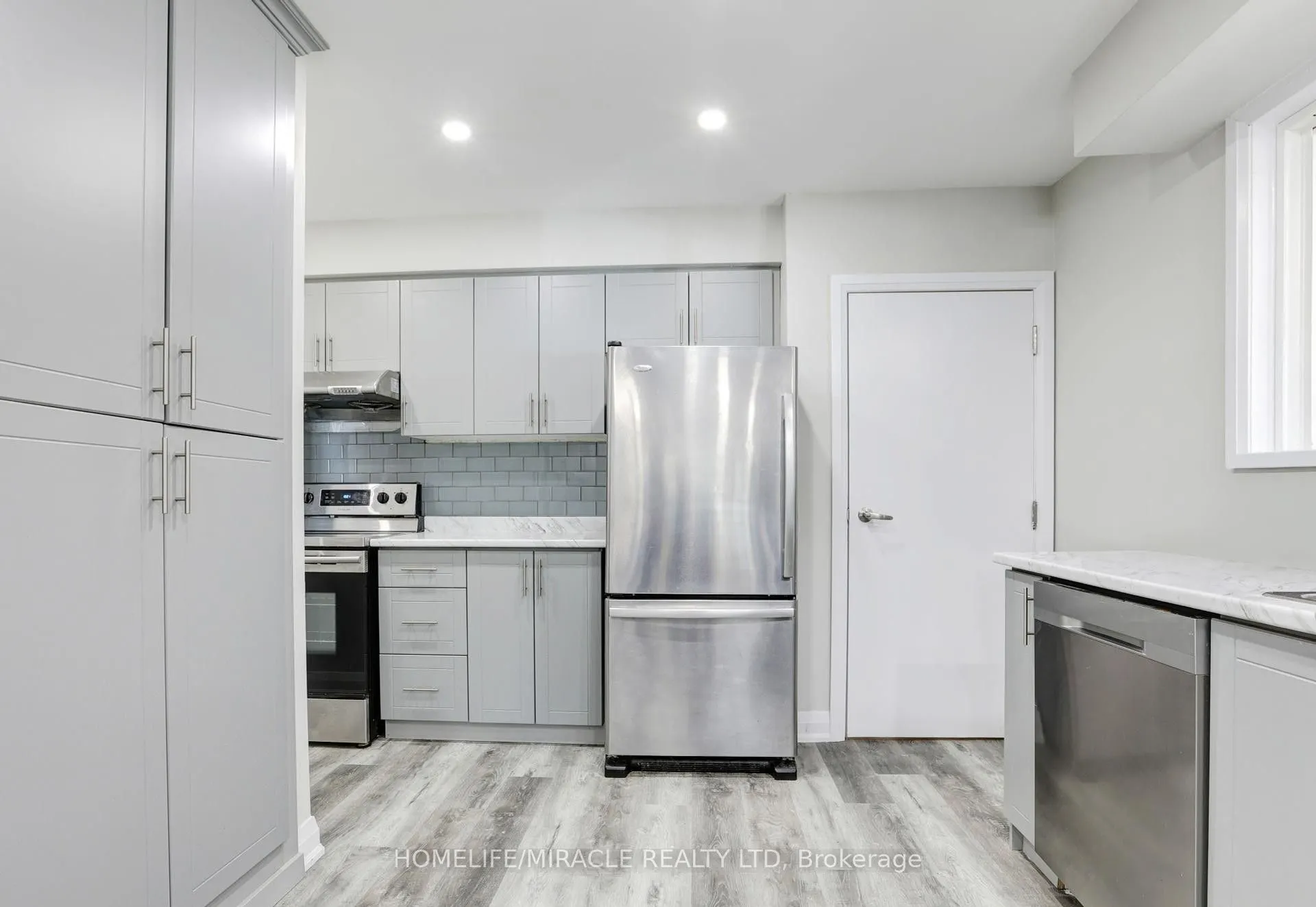 7 Cardill Crescent