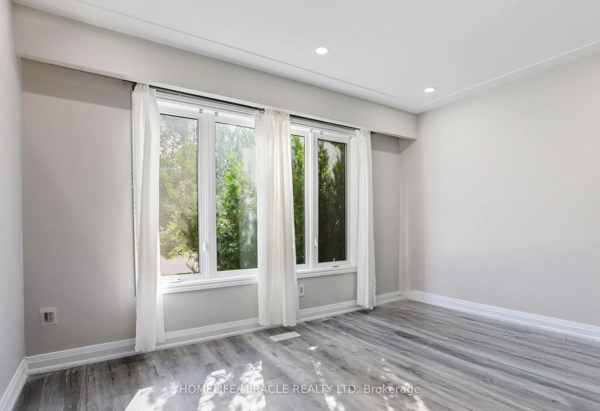7 Cardill Crescent