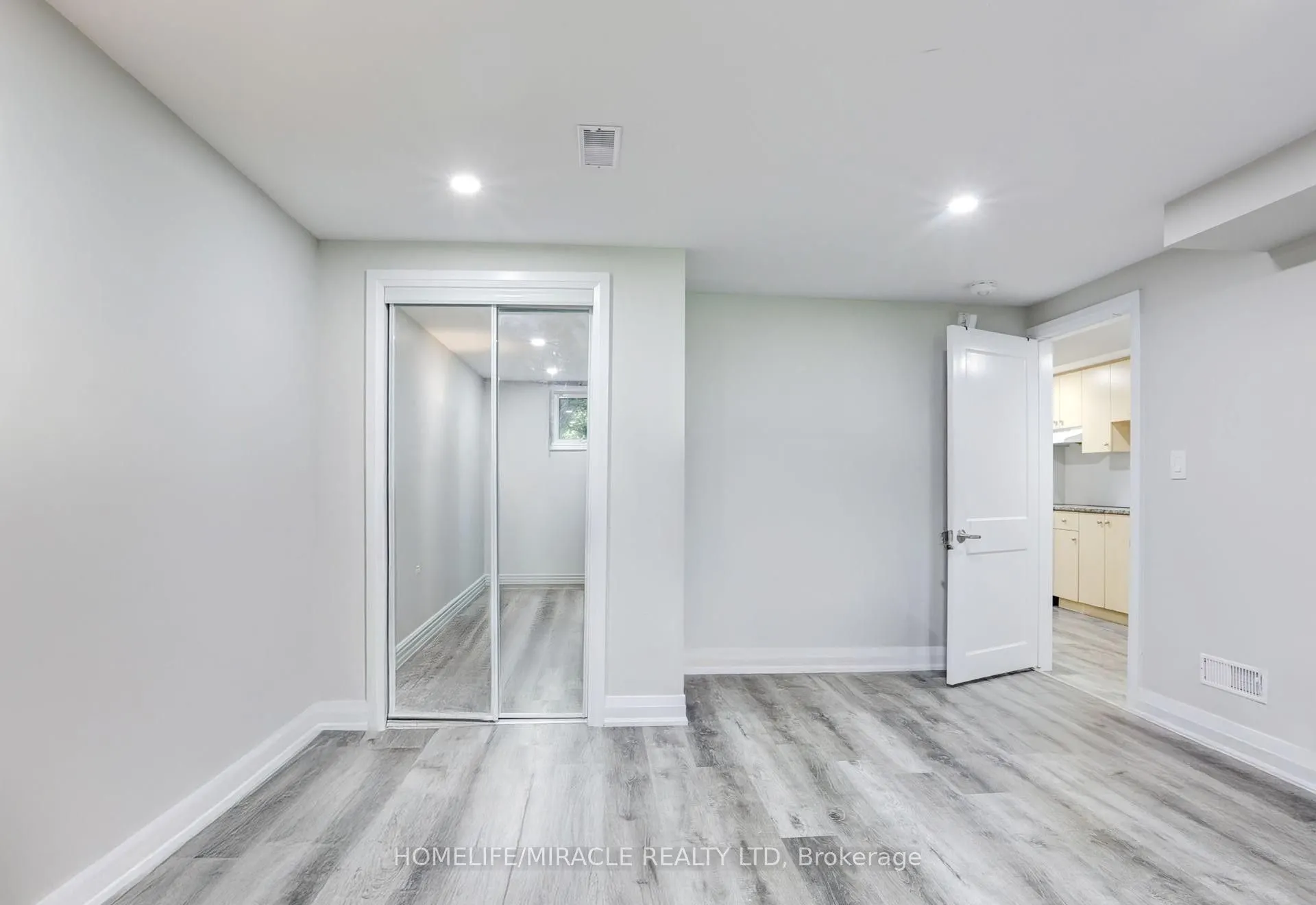 7 Cardill Crescent