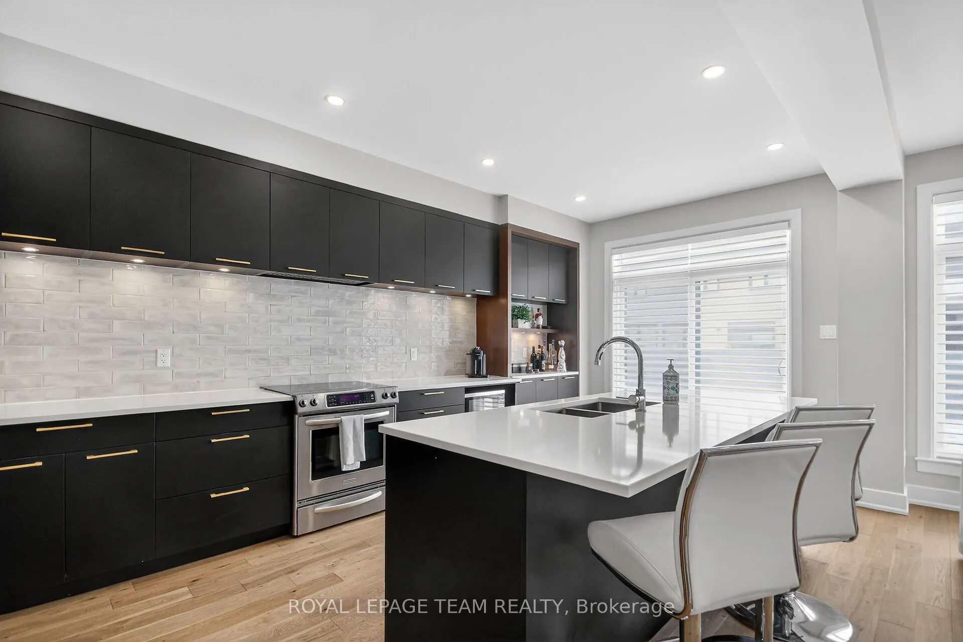 988 Beckton Heights