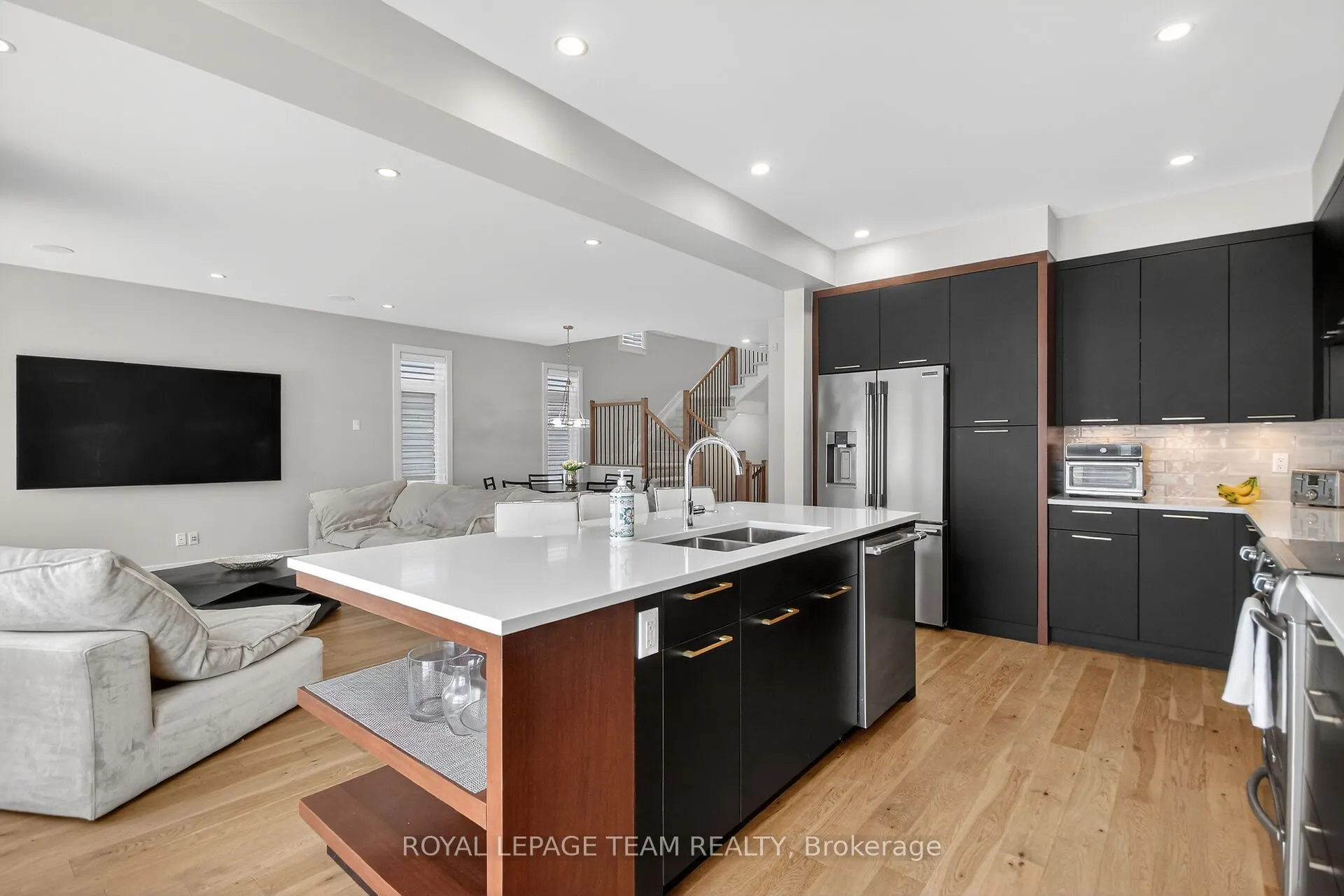 988 Beckton Heights