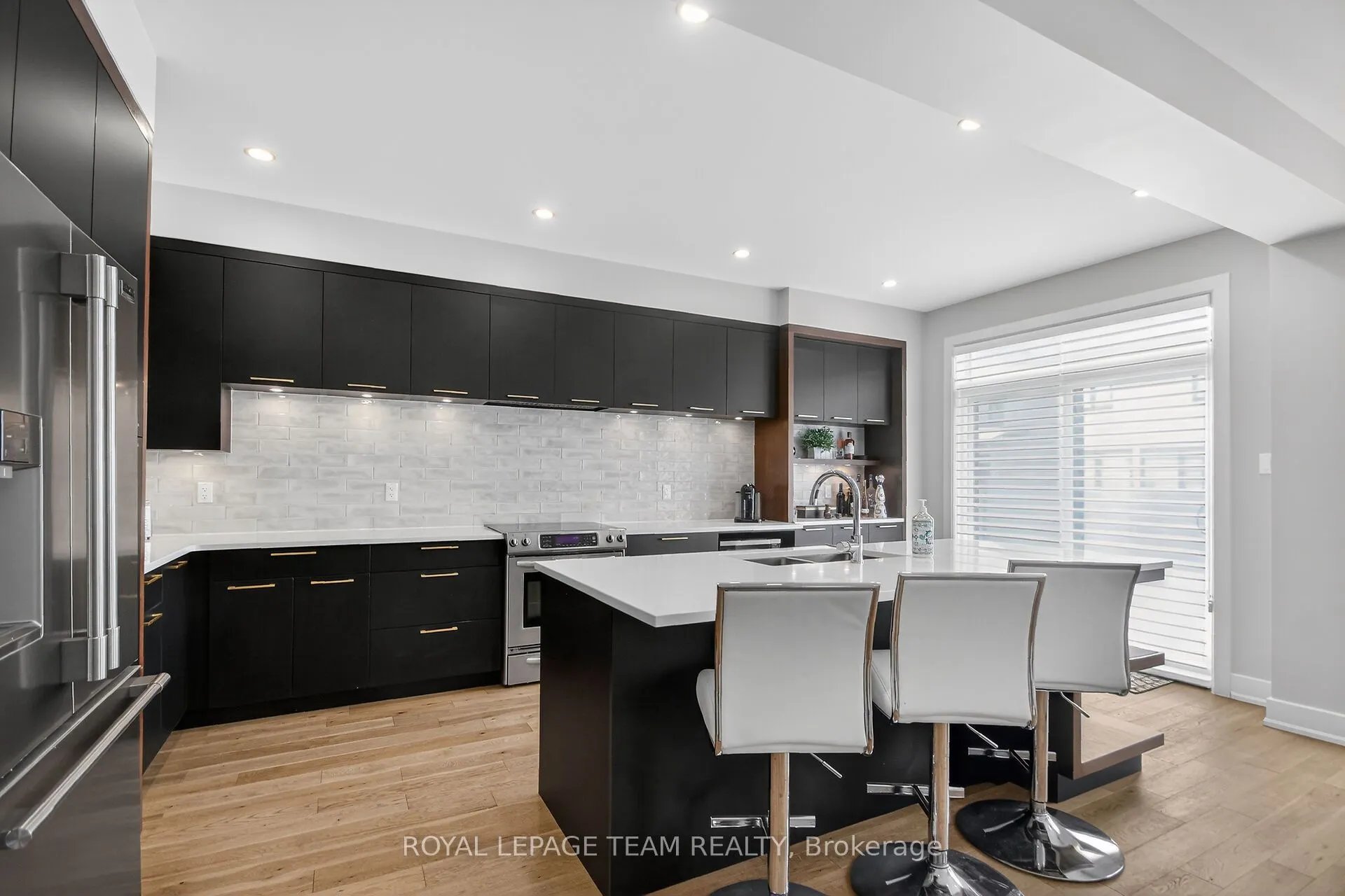 988 Beckton Heights