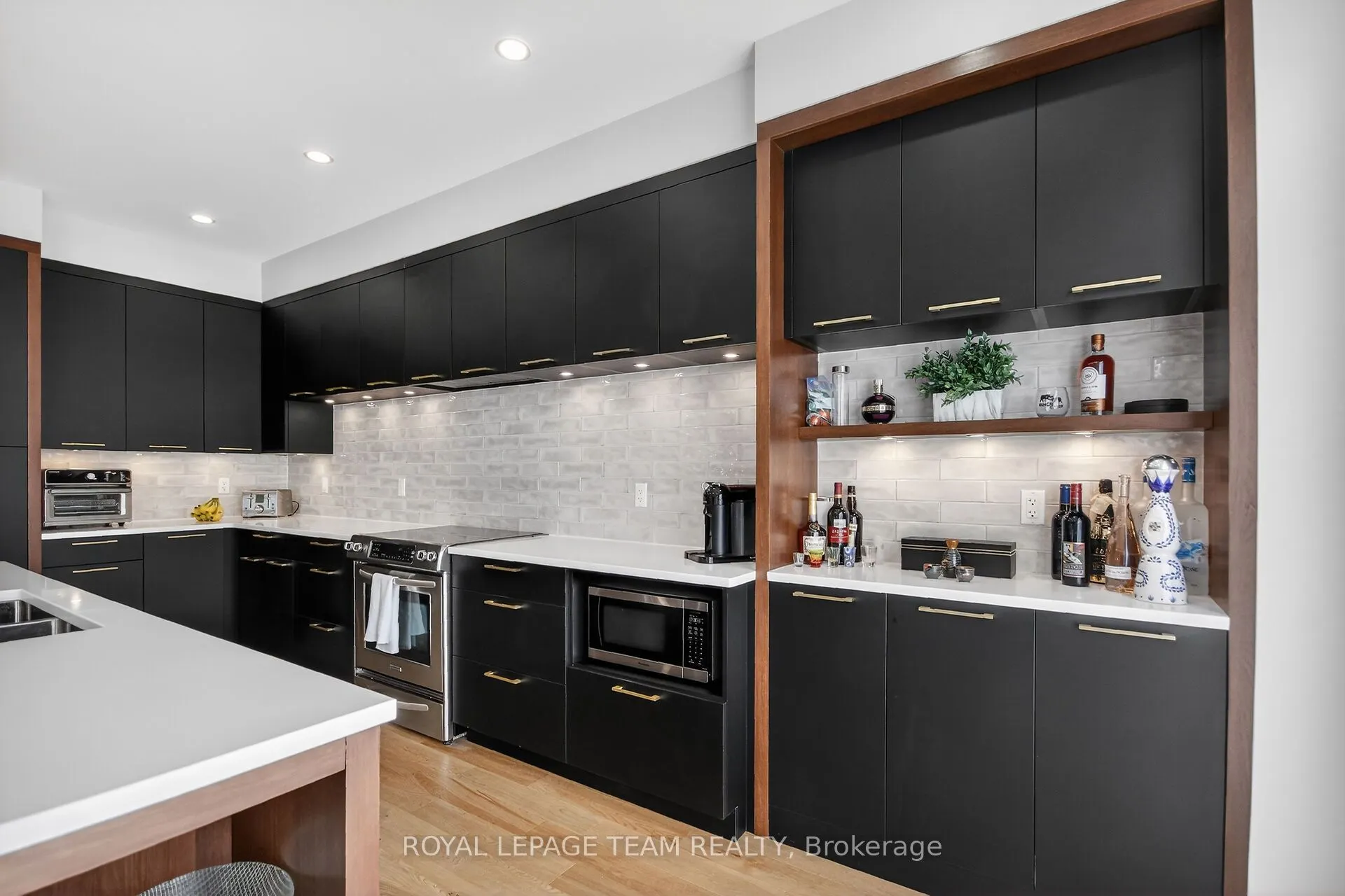 988 Beckton Heights