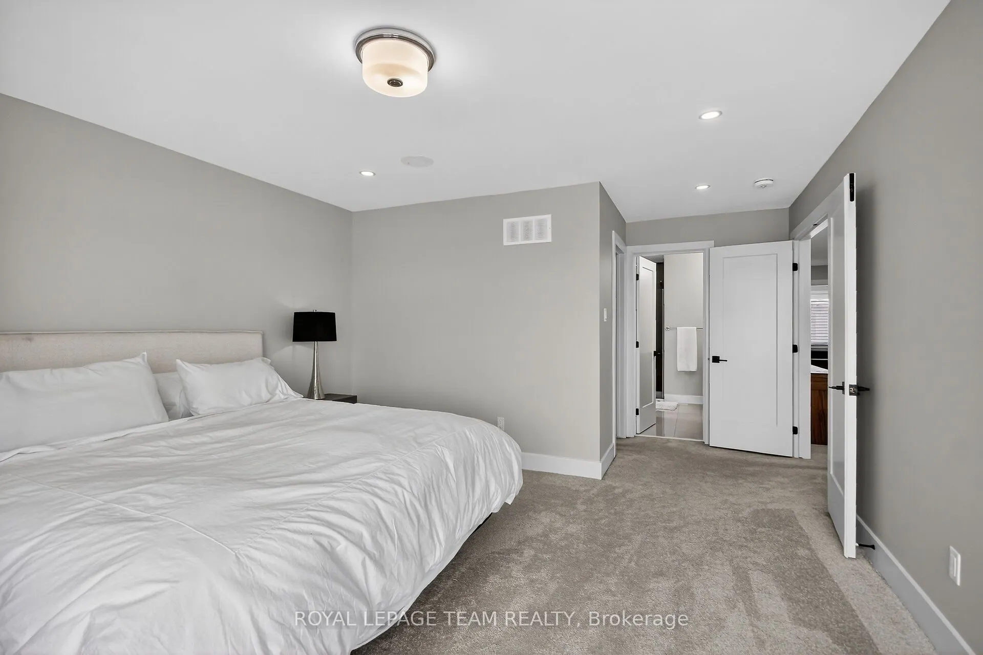 988 Beckton Heights