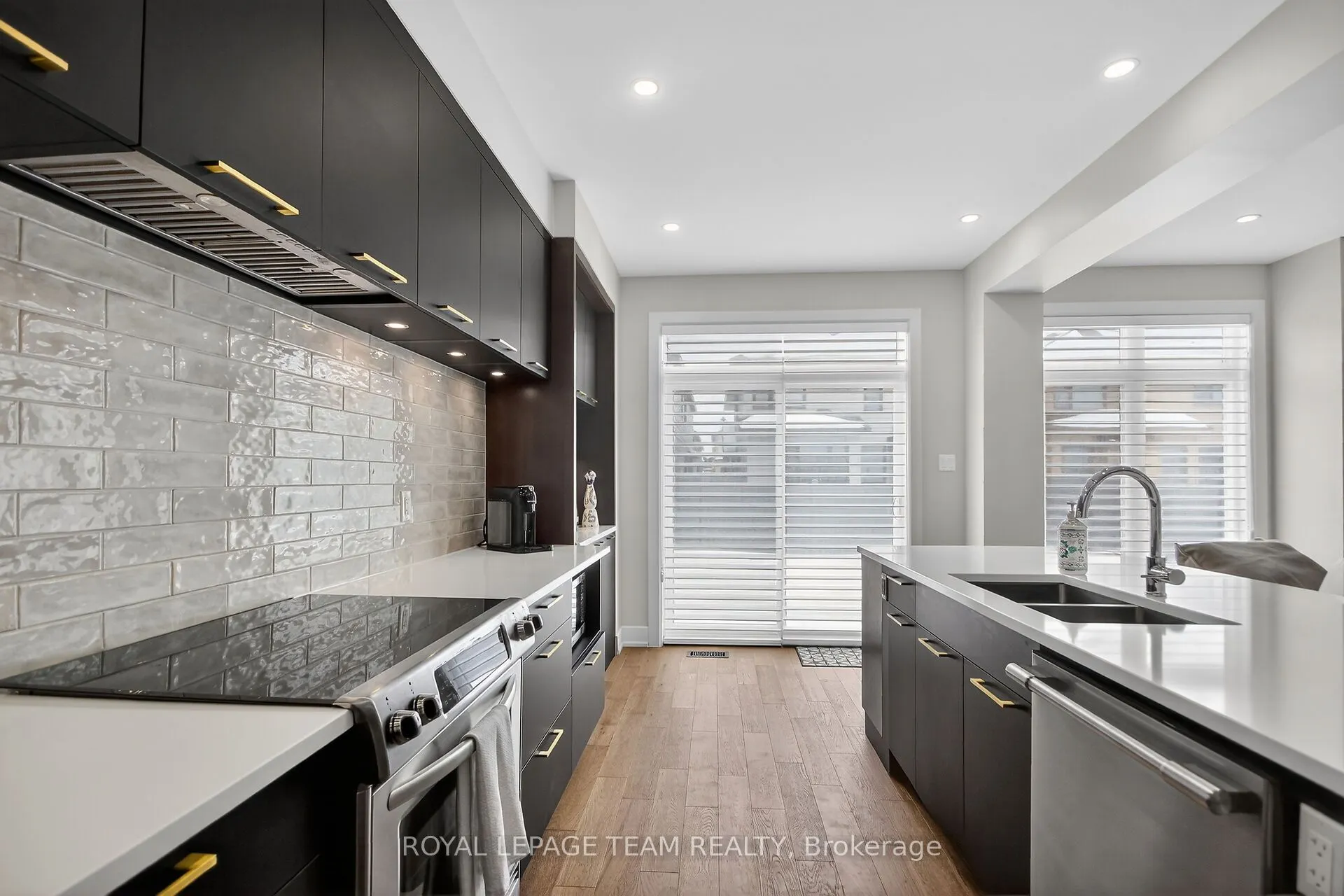 988 Beckton Heights
