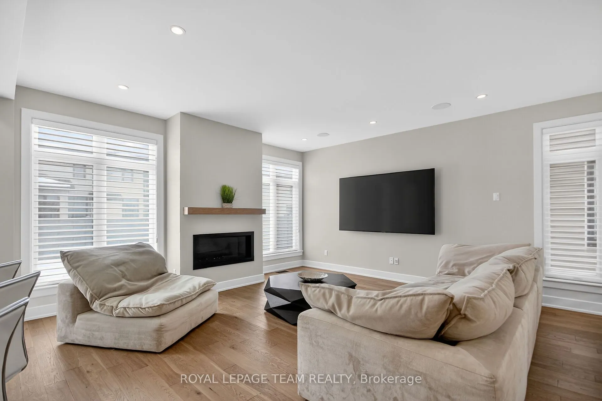 988 Beckton Heights