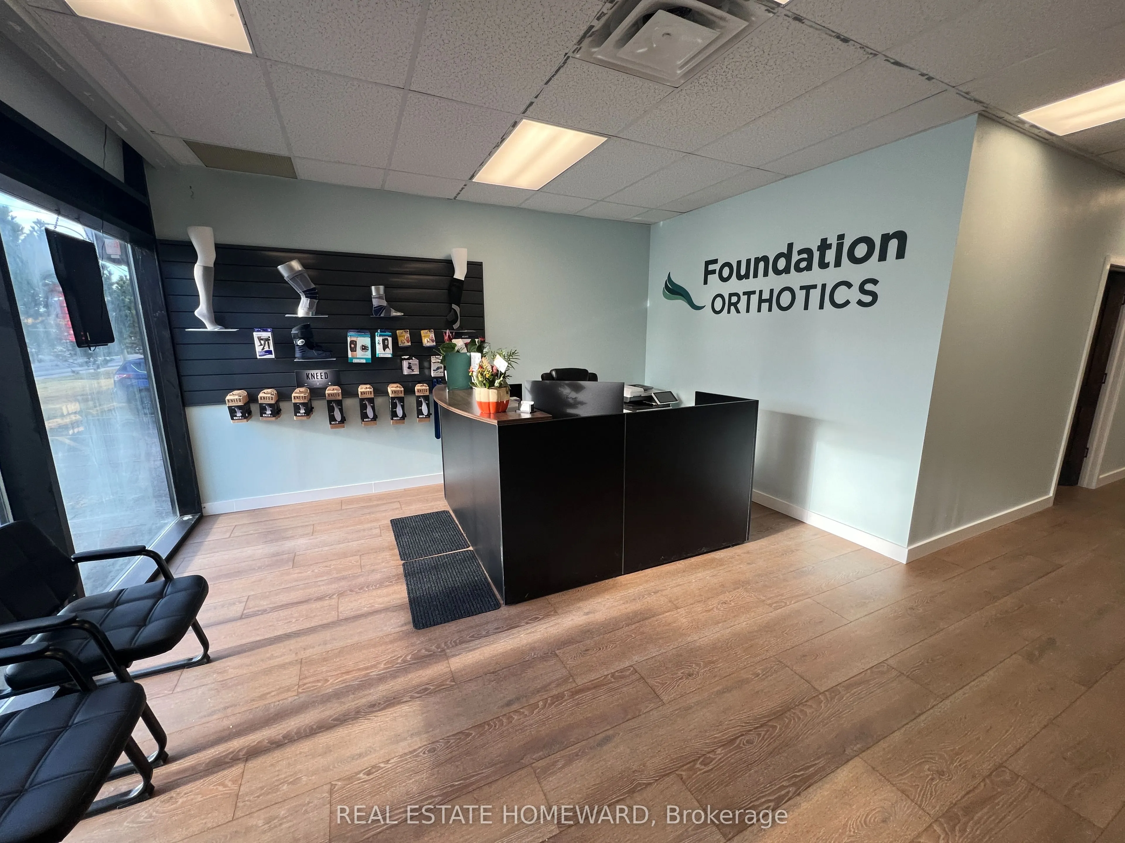 307-307A Bridge Street W