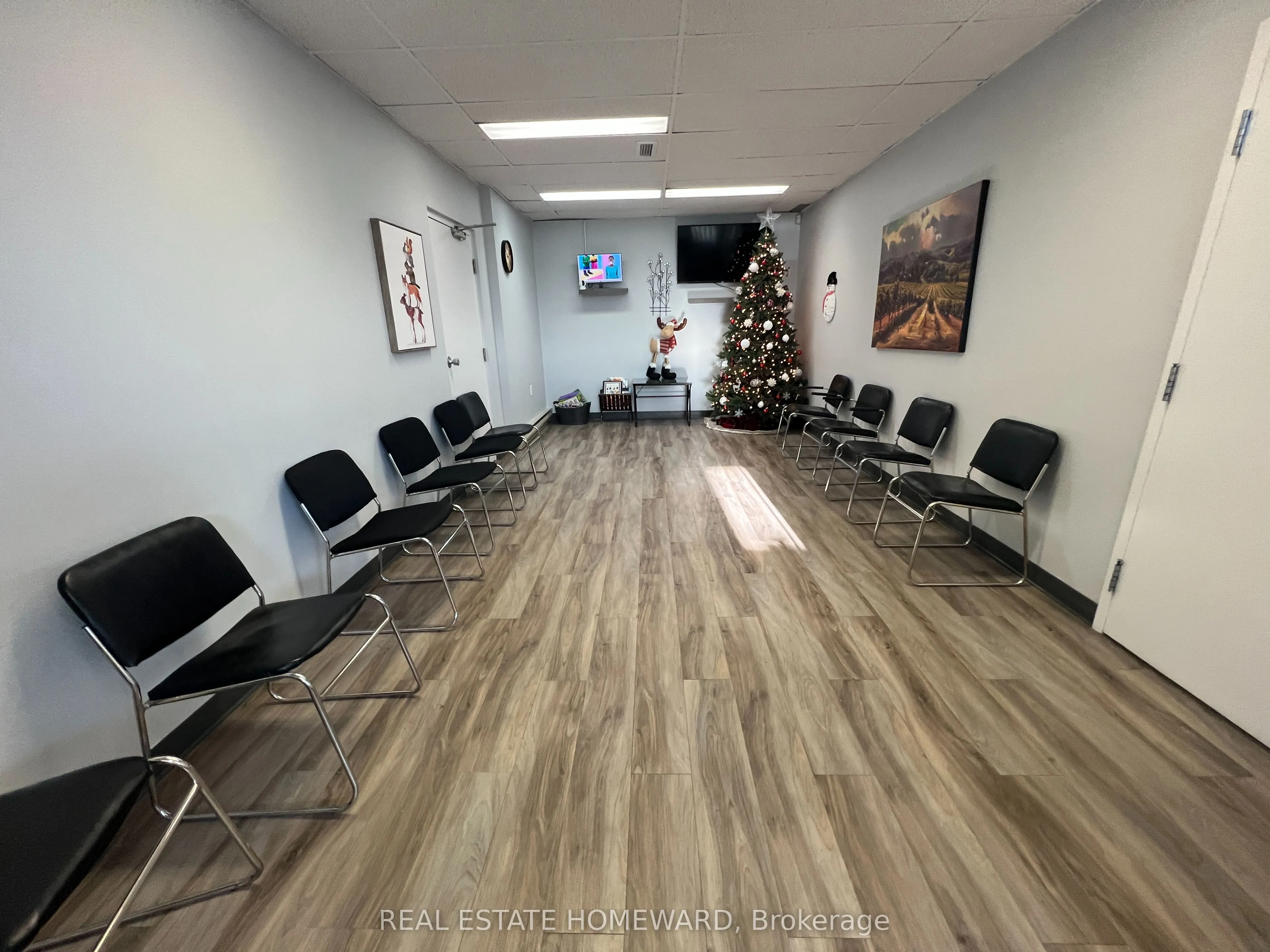 307-307A Bridge Street W