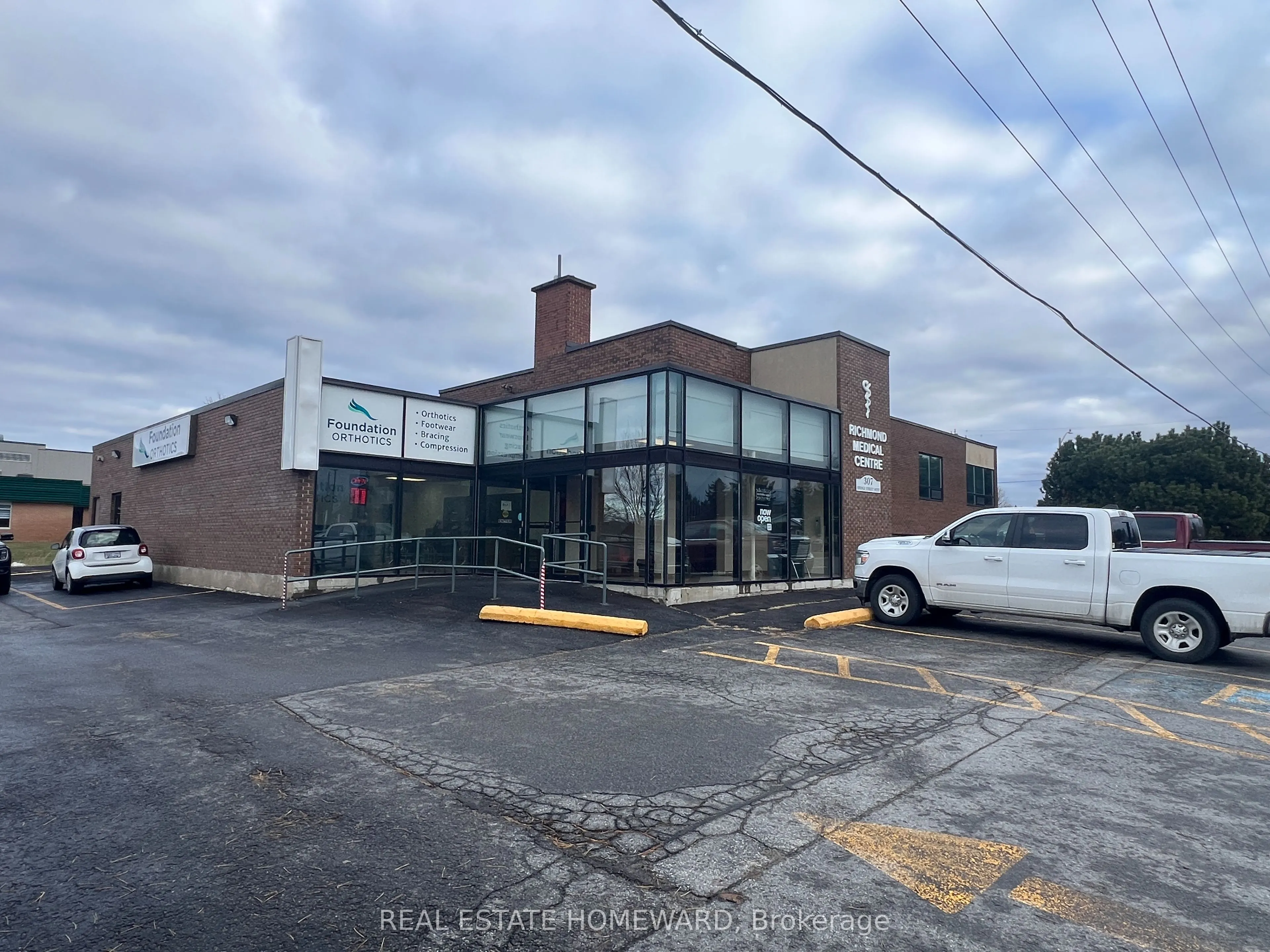 307-307A Bridge Street W