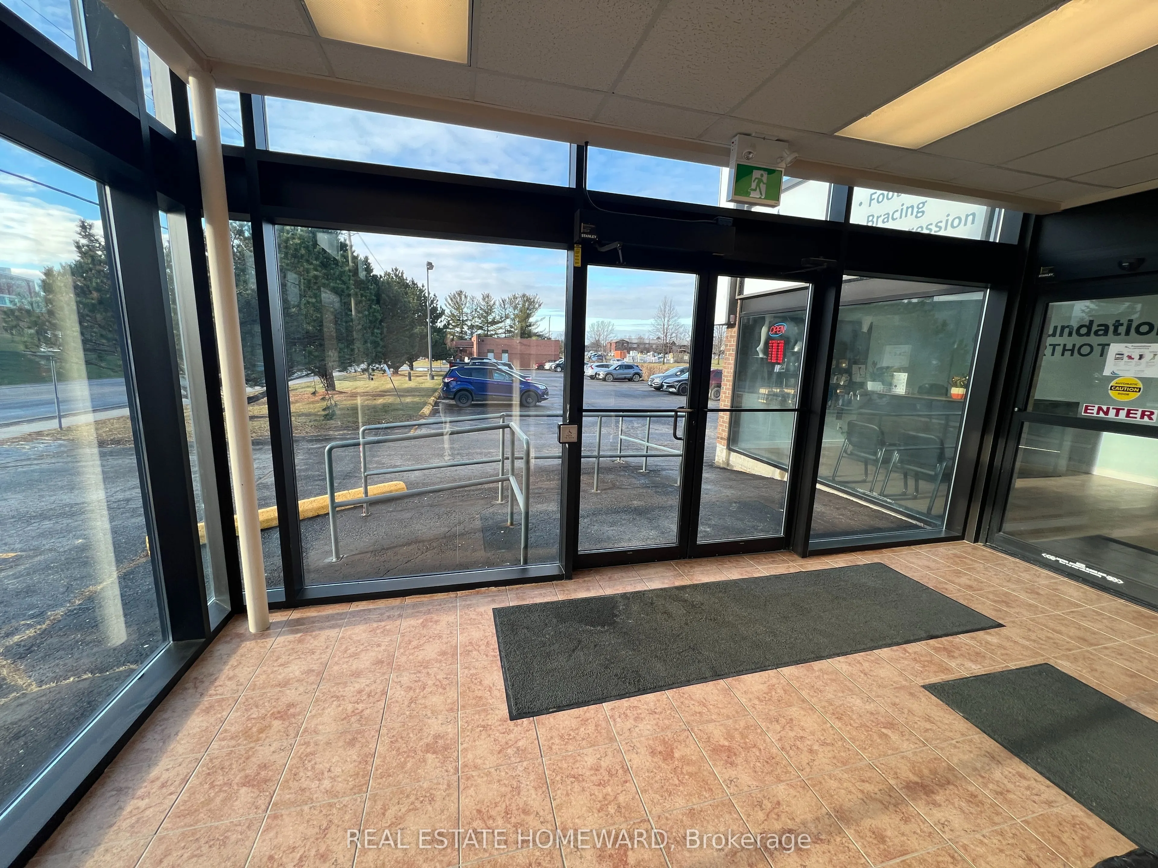 307-307A Bridge Street W