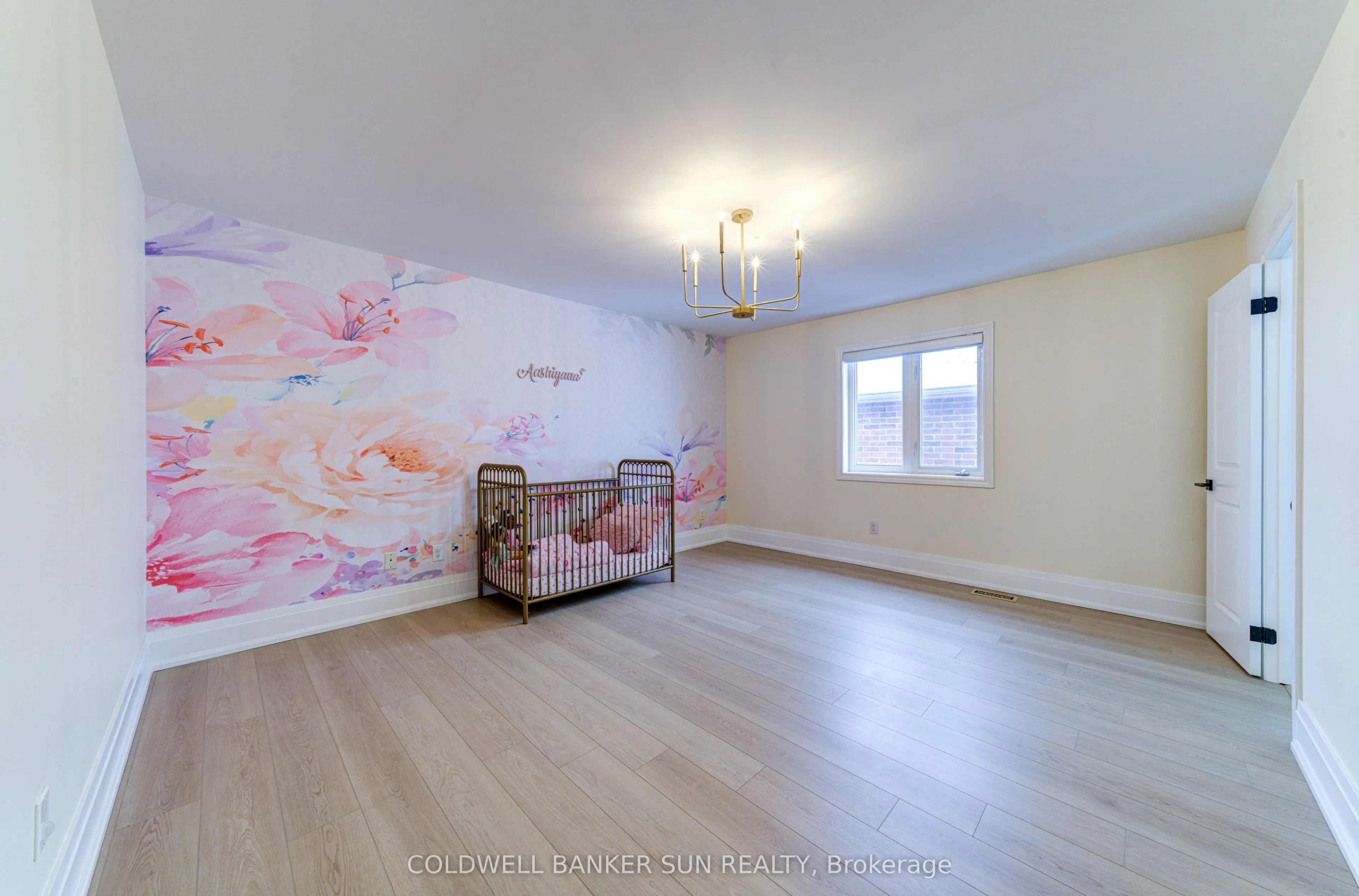 33 Ellis Crescent