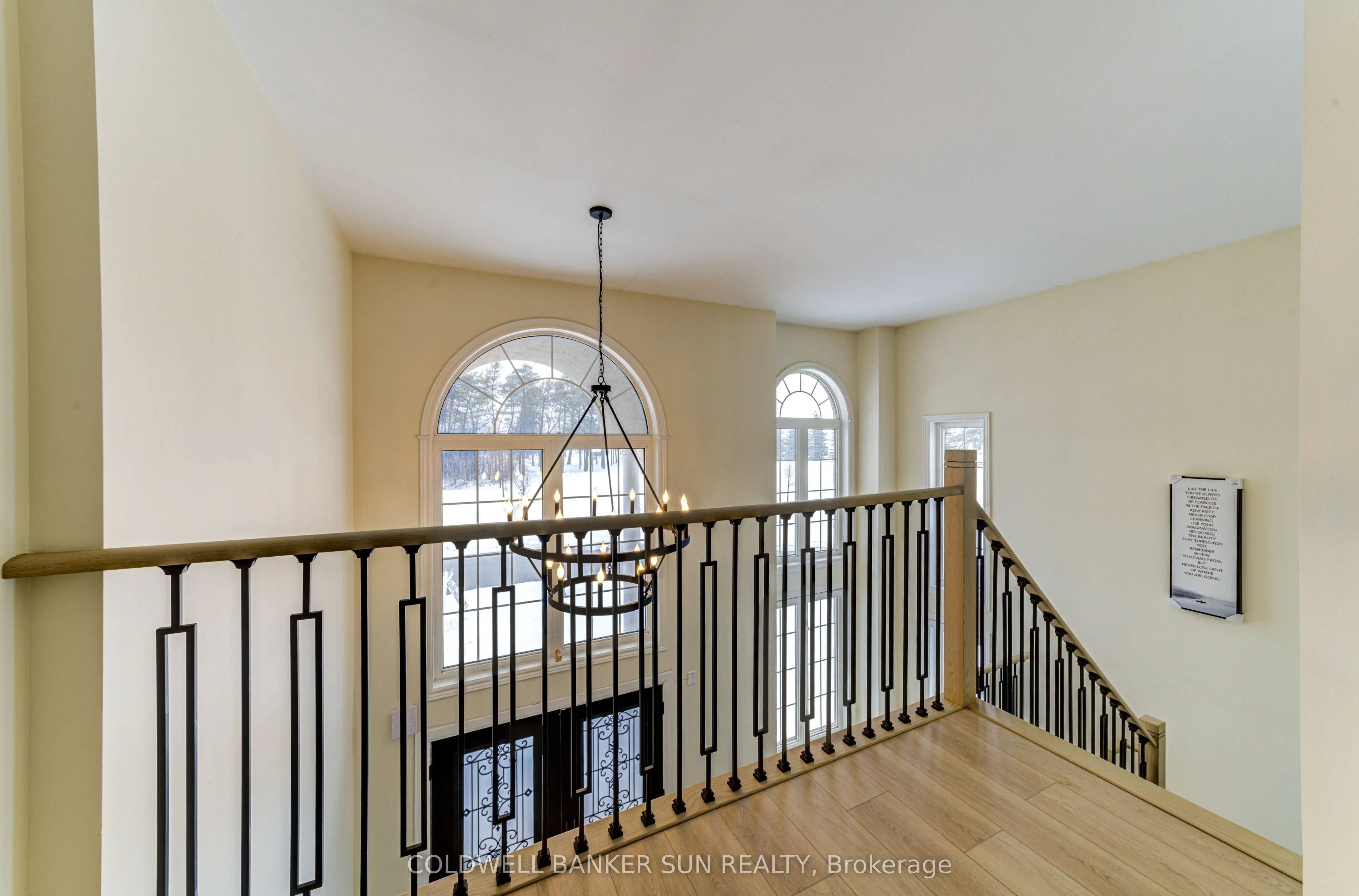33 Ellis Crescent