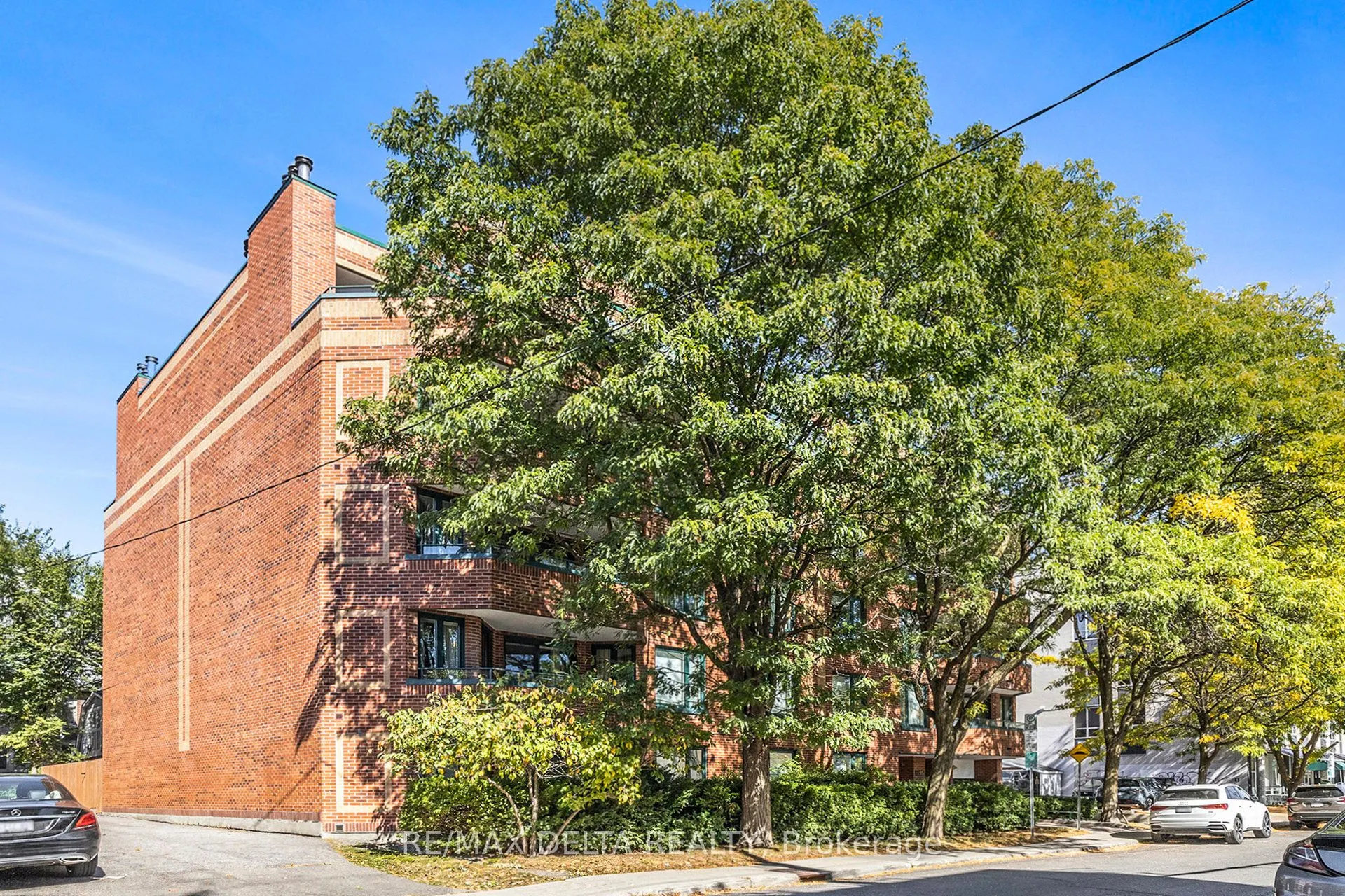 295 Gilmour Street #304